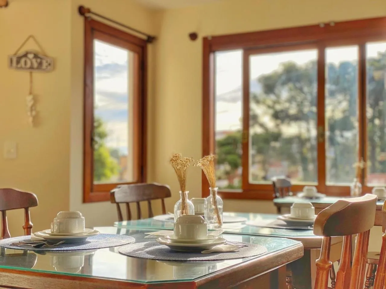 Restaurant/places to eat in Pousada Flor De Canela