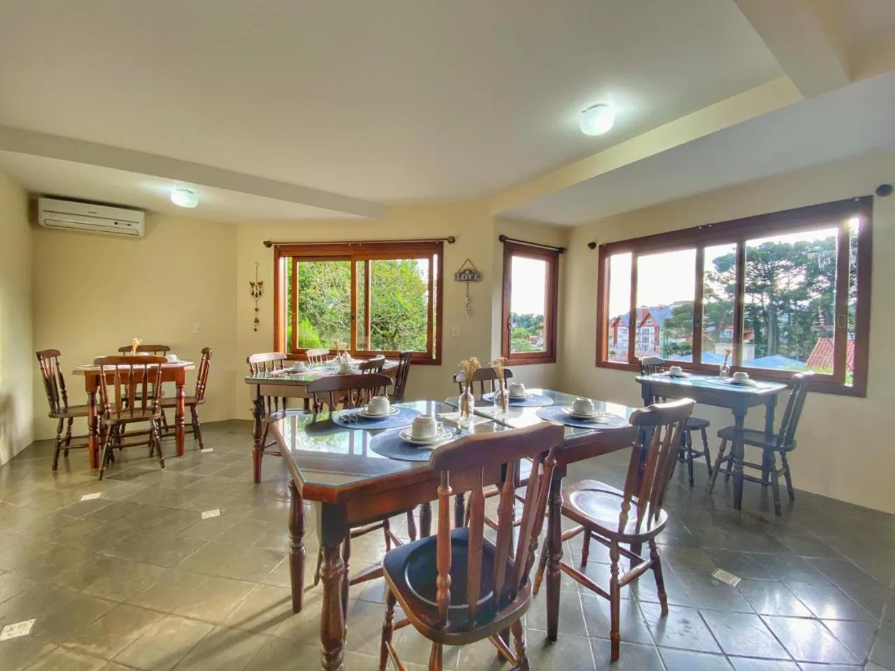 Restaurant/places to eat in Pousada Flor De Canela