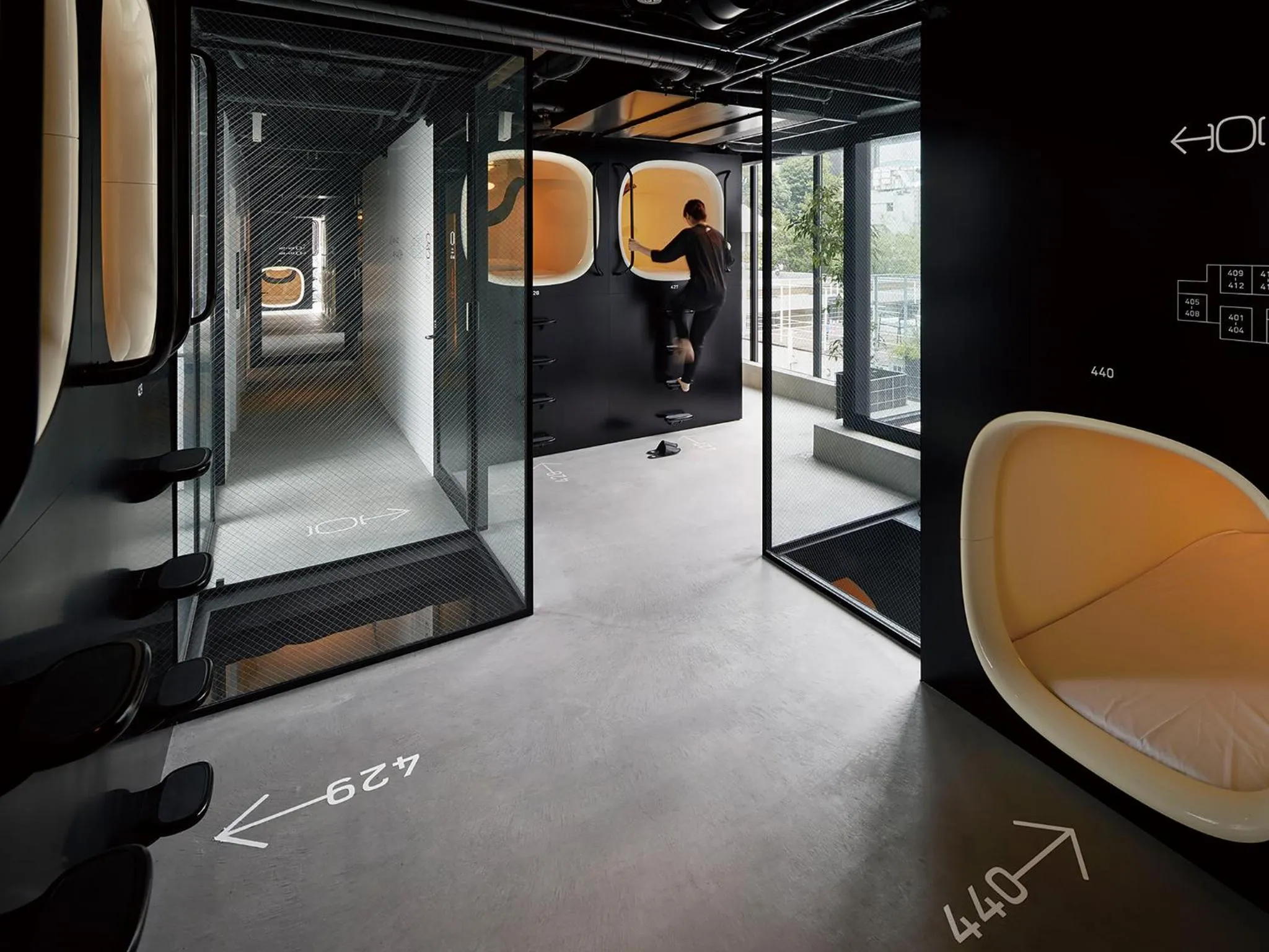 Photo of the whole room, Bed in 9h nine hours Akasaka