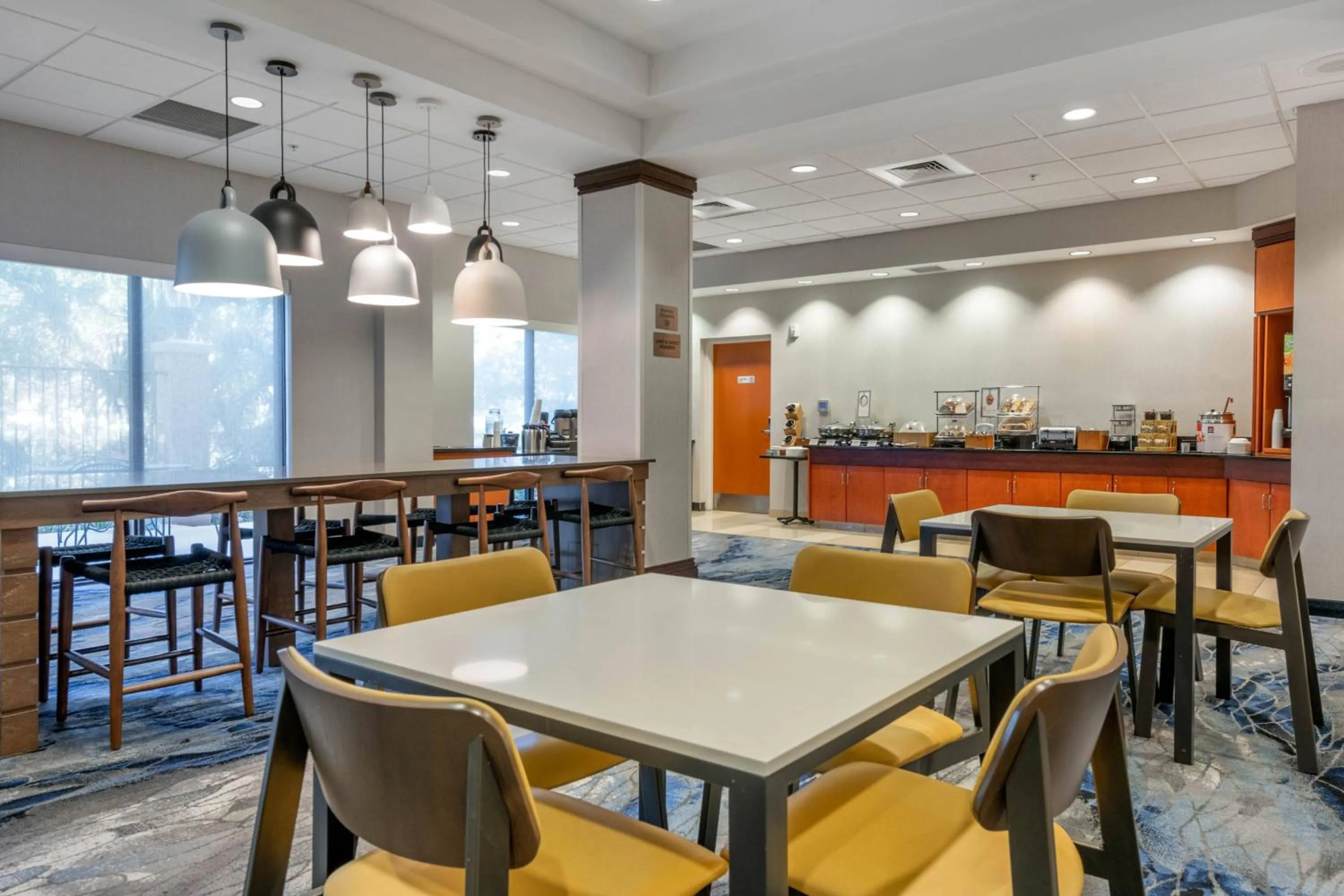 Restaurant/places to eat in Fairfield Inn and Suites Holiday Tarpon Springs