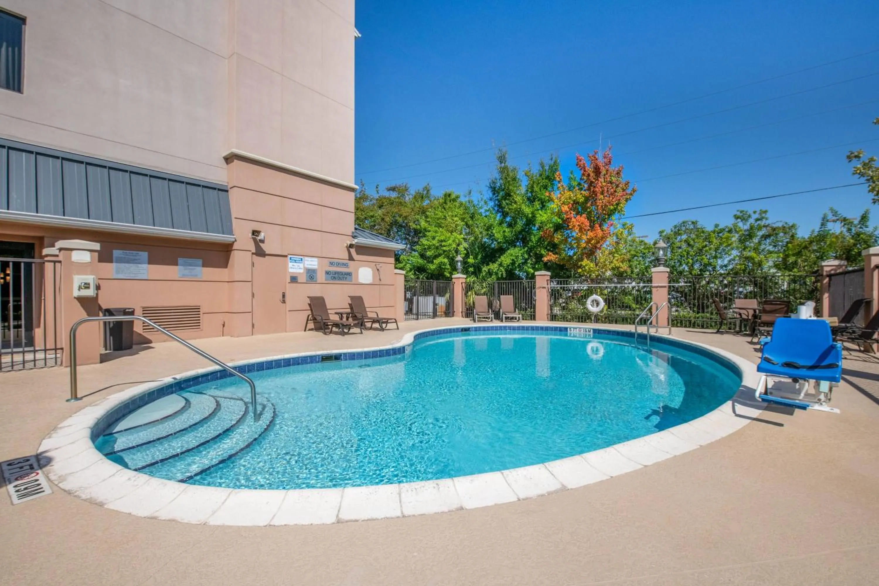 Swimming pool in Fairfield Inn and Suites Holiday Tarpon Springs