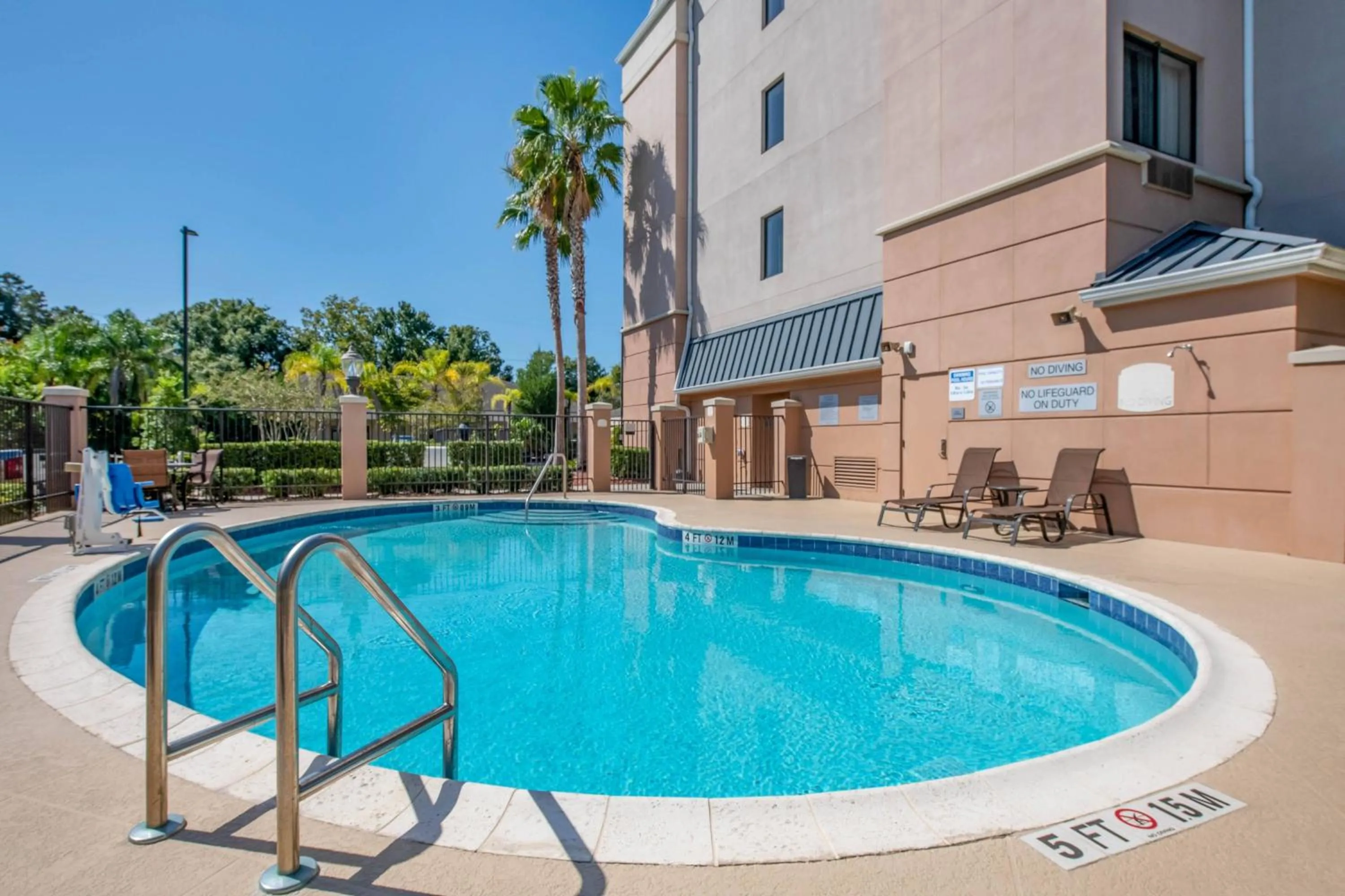 Swimming pool in Fairfield Inn and Suites Holiday Tarpon Springs