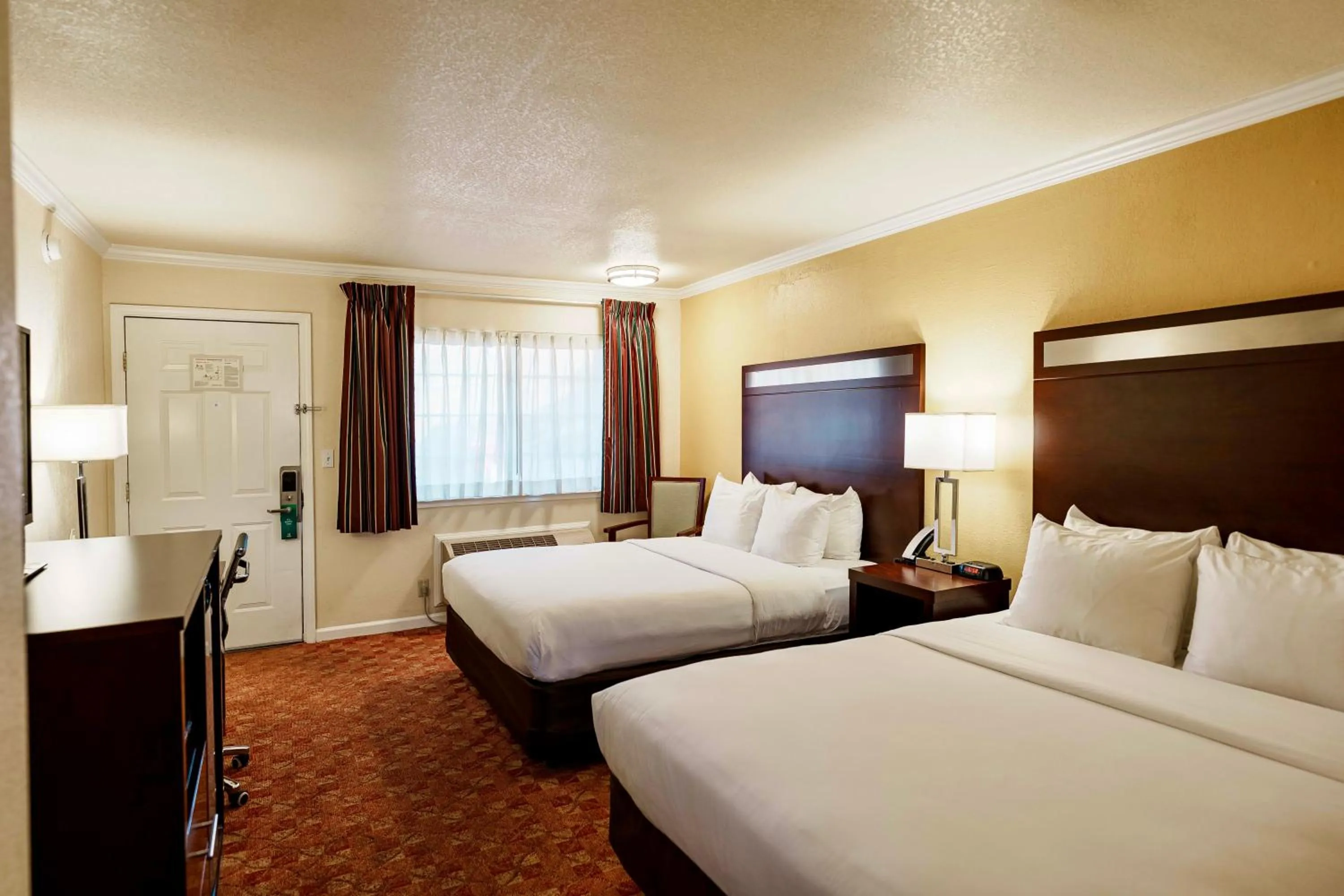 Bed in Quality Inn Ukiah