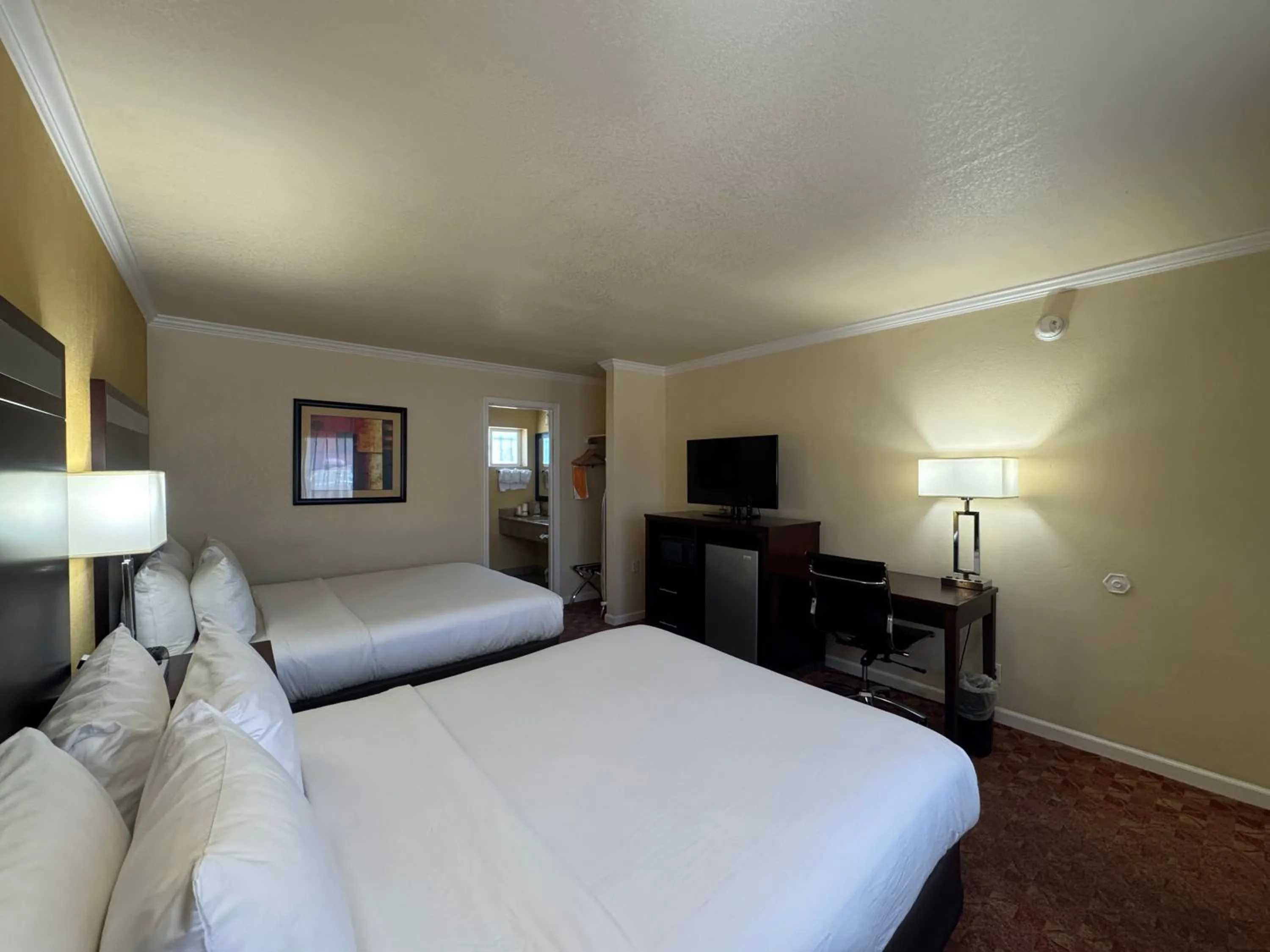 Bed in Quality Inn Ukiah