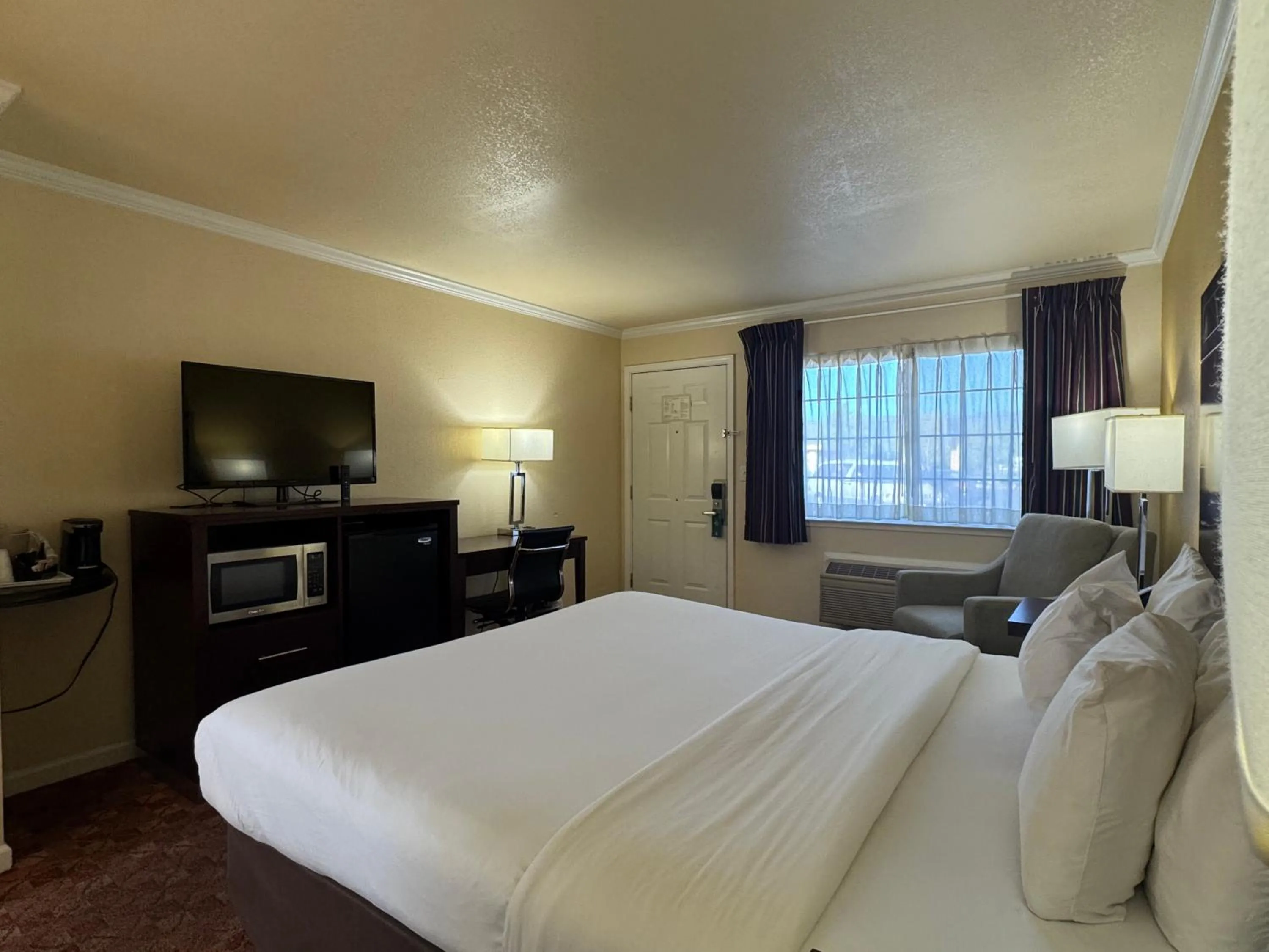 Bed in Quality Inn Ukiah