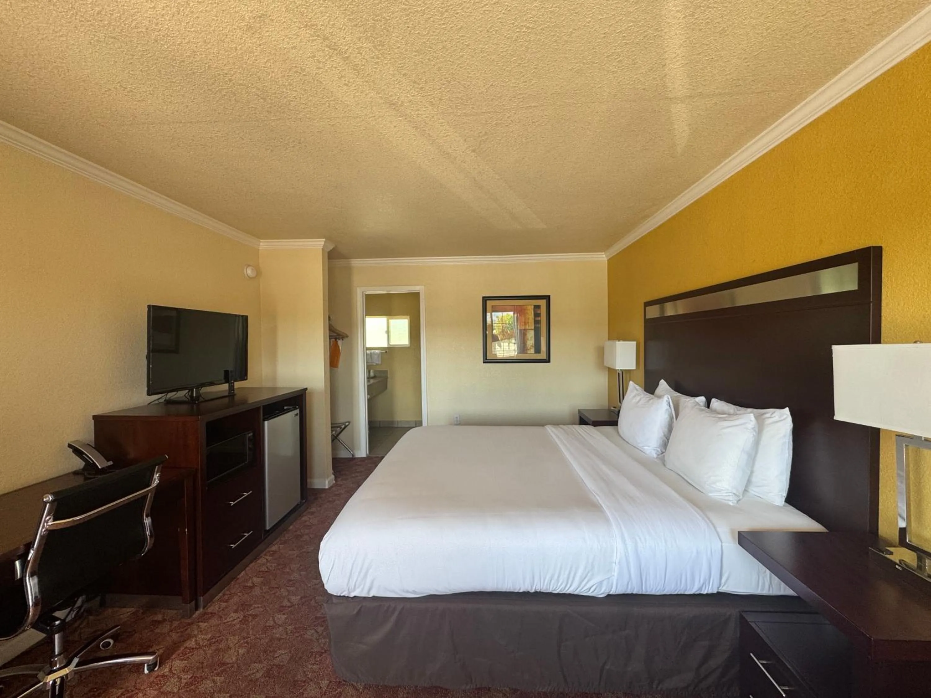 Bed in Quality Inn Ukiah