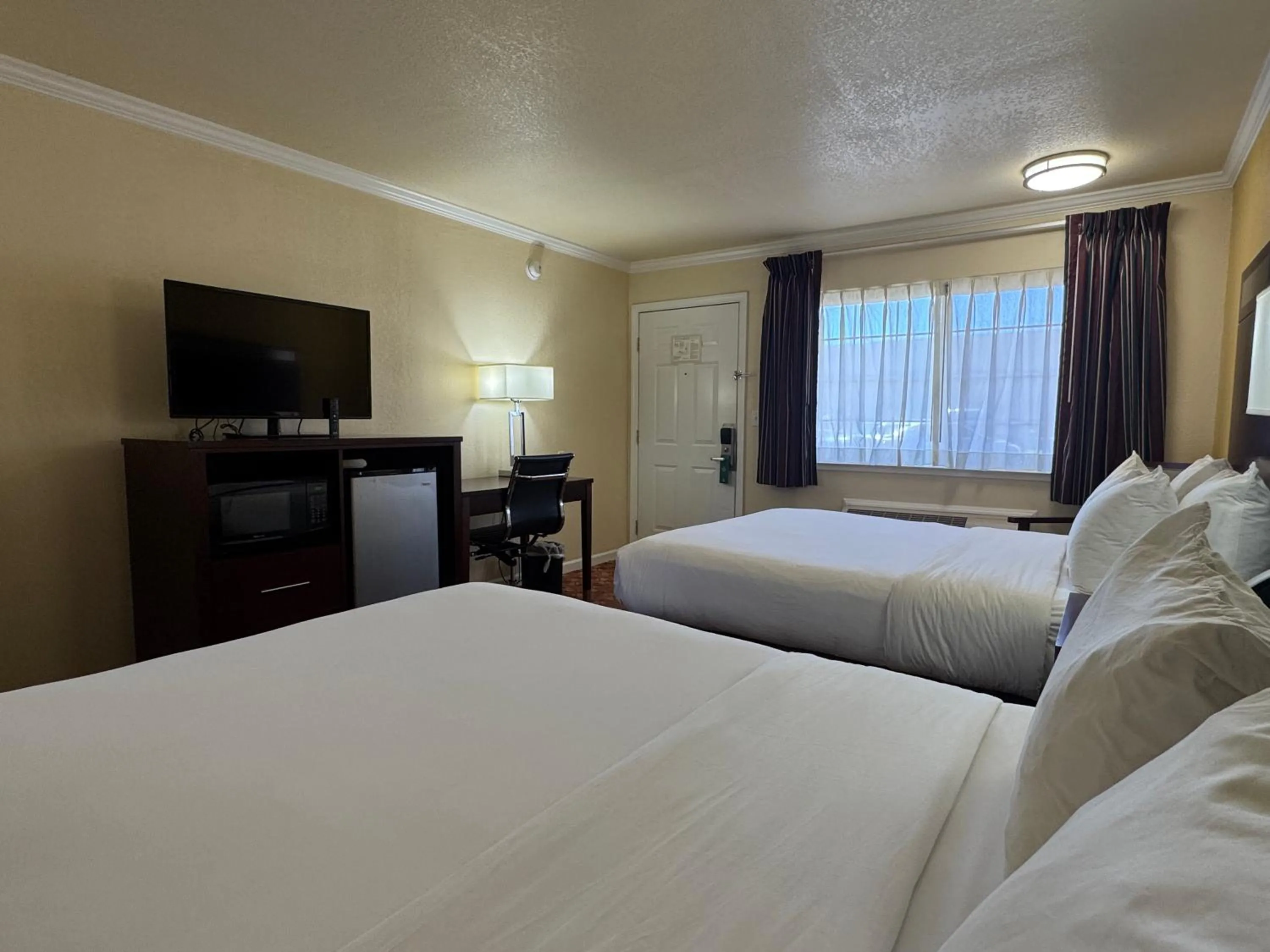 Bed in Quality Inn Ukiah