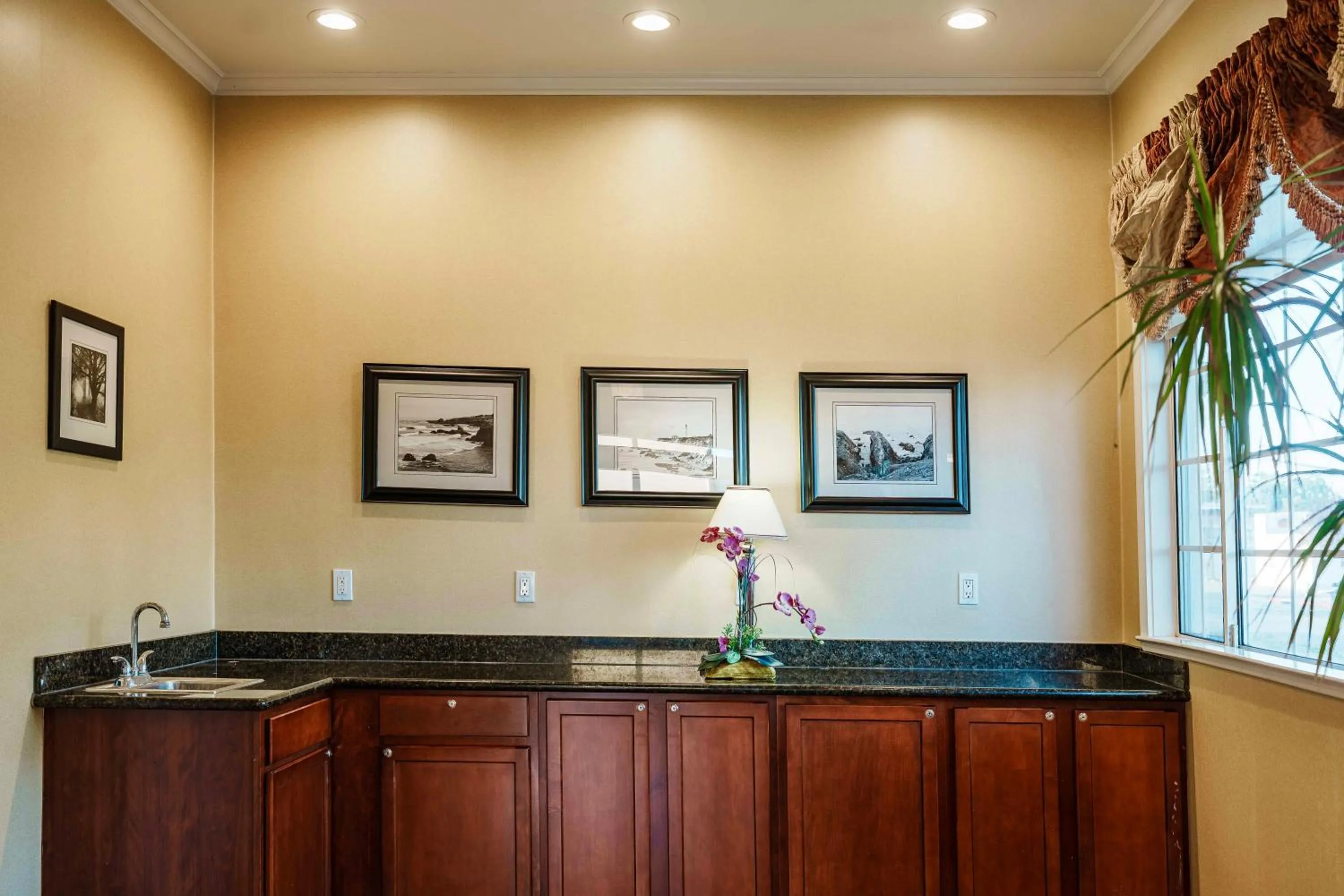 Lobby or reception in Quality Inn Ukiah