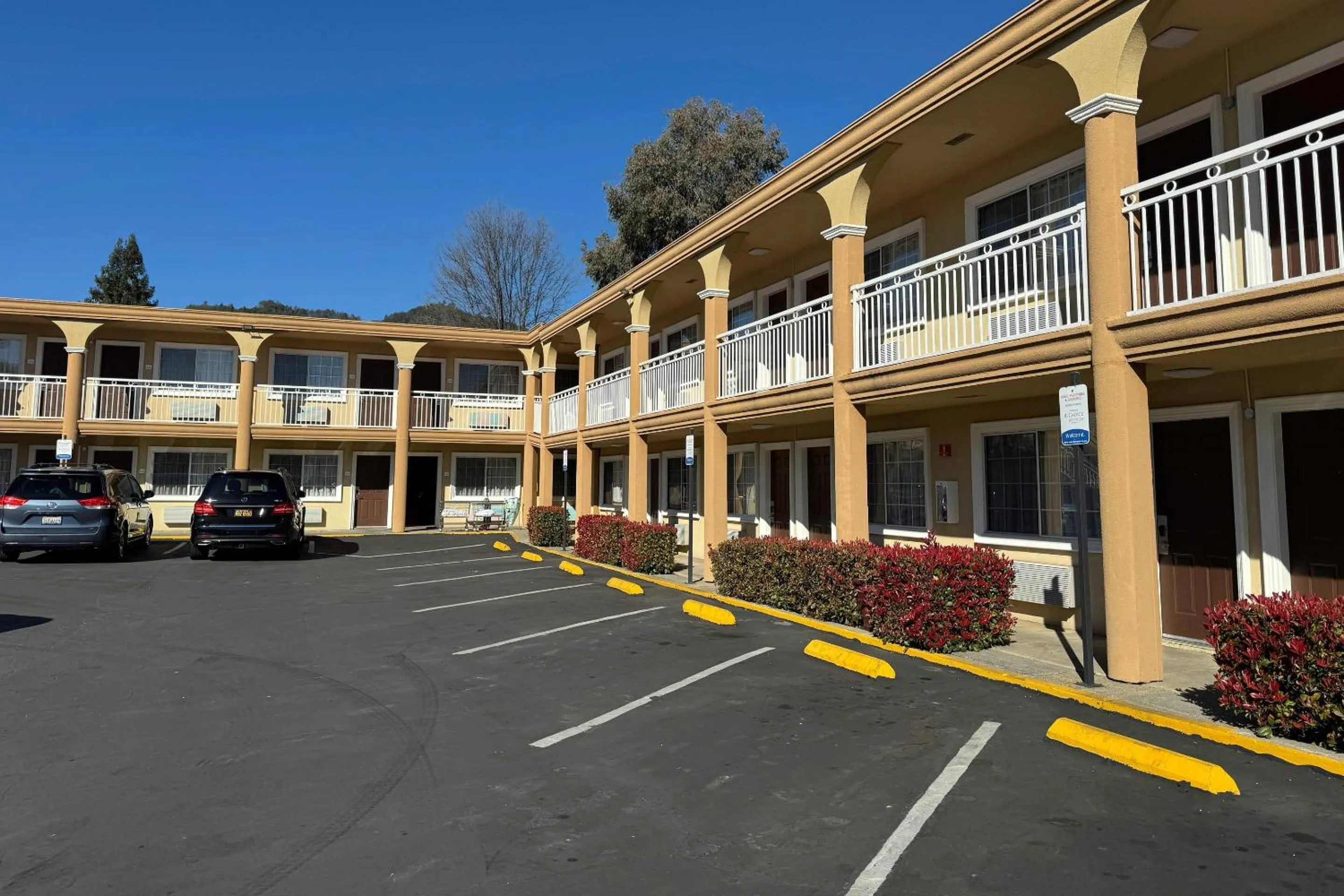 Property building in Quality Inn Ukiah