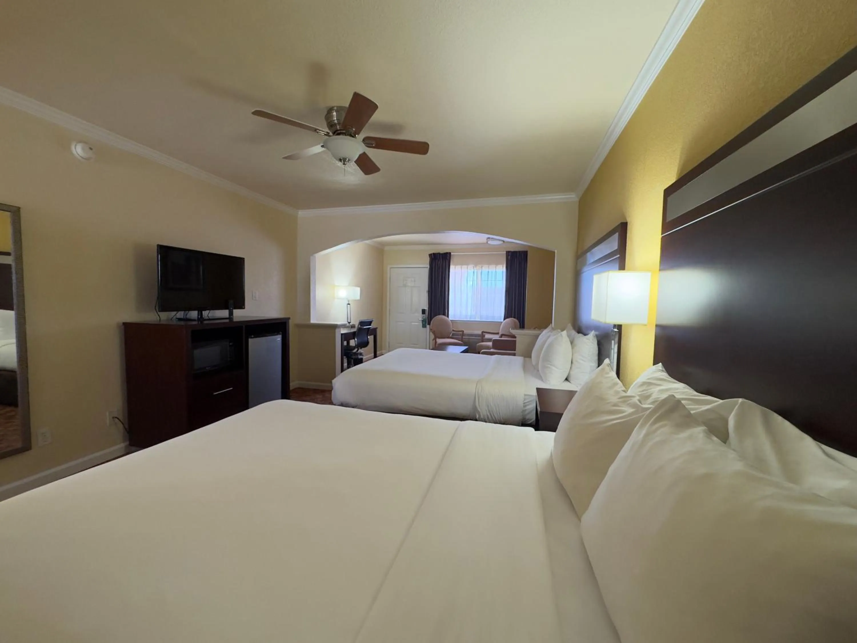 Bed in Quality Inn Ukiah