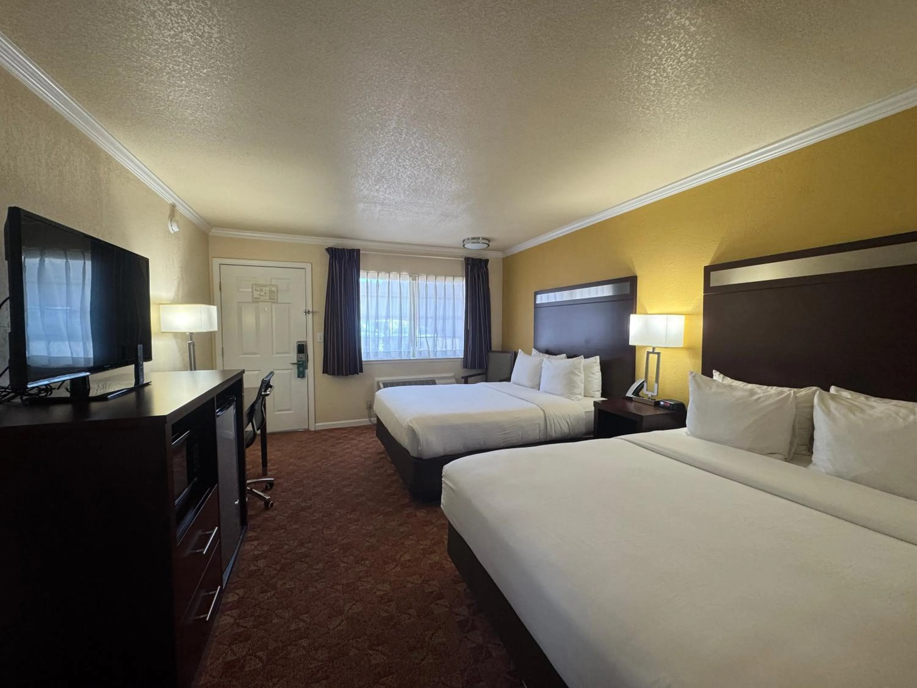 Bed in Quality Inn Ukiah