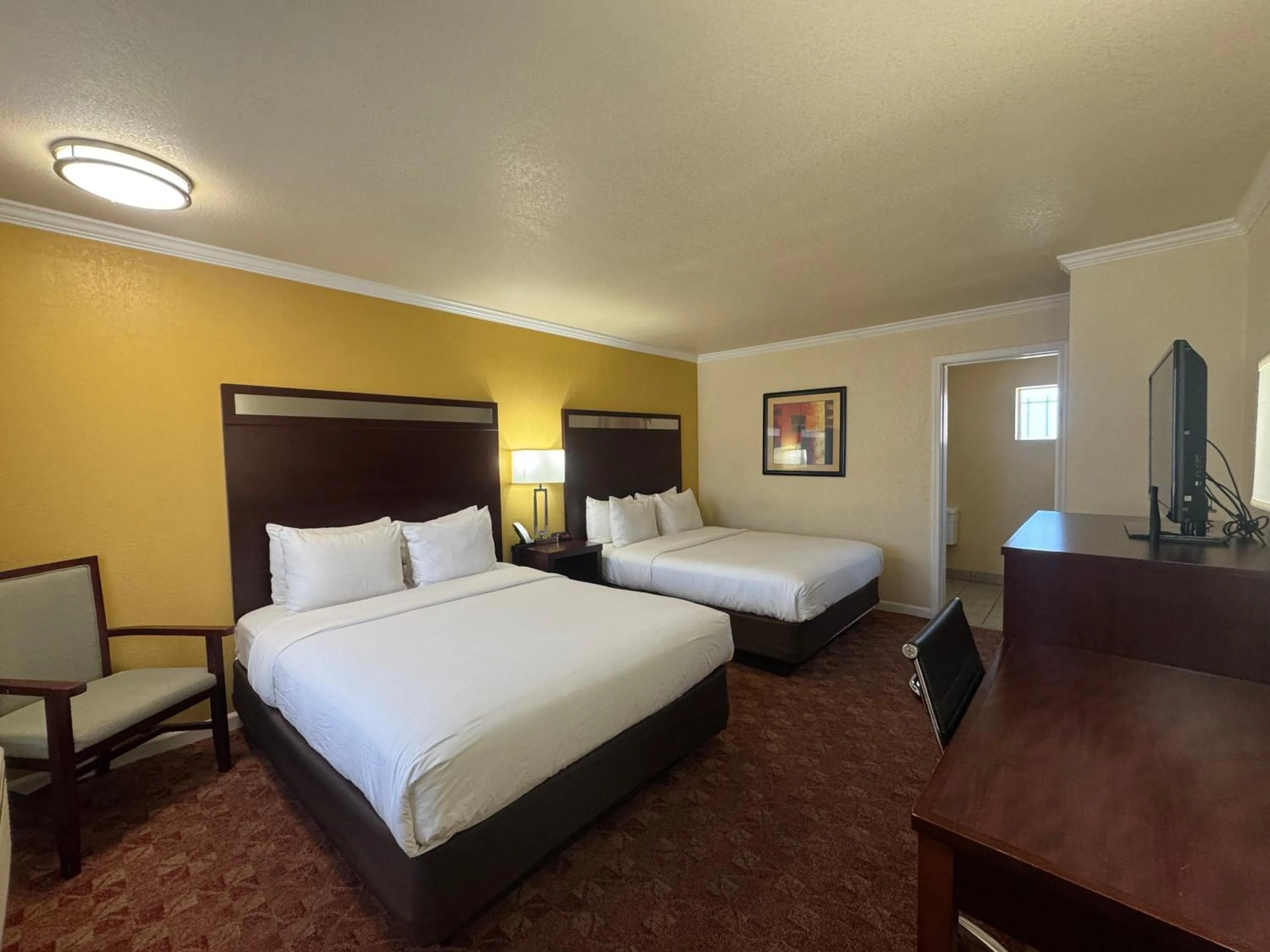 Bed in Quality Inn Ukiah