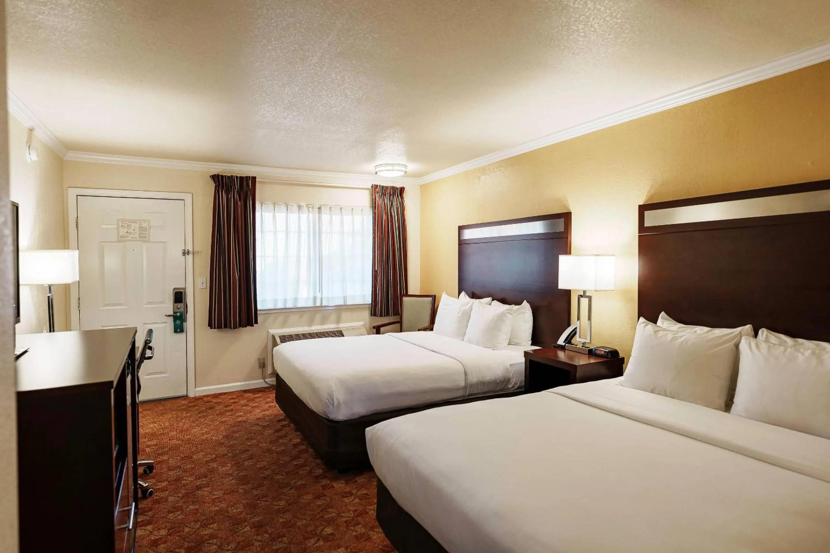 Bedroom, Bed in Quality Inn Ukiah