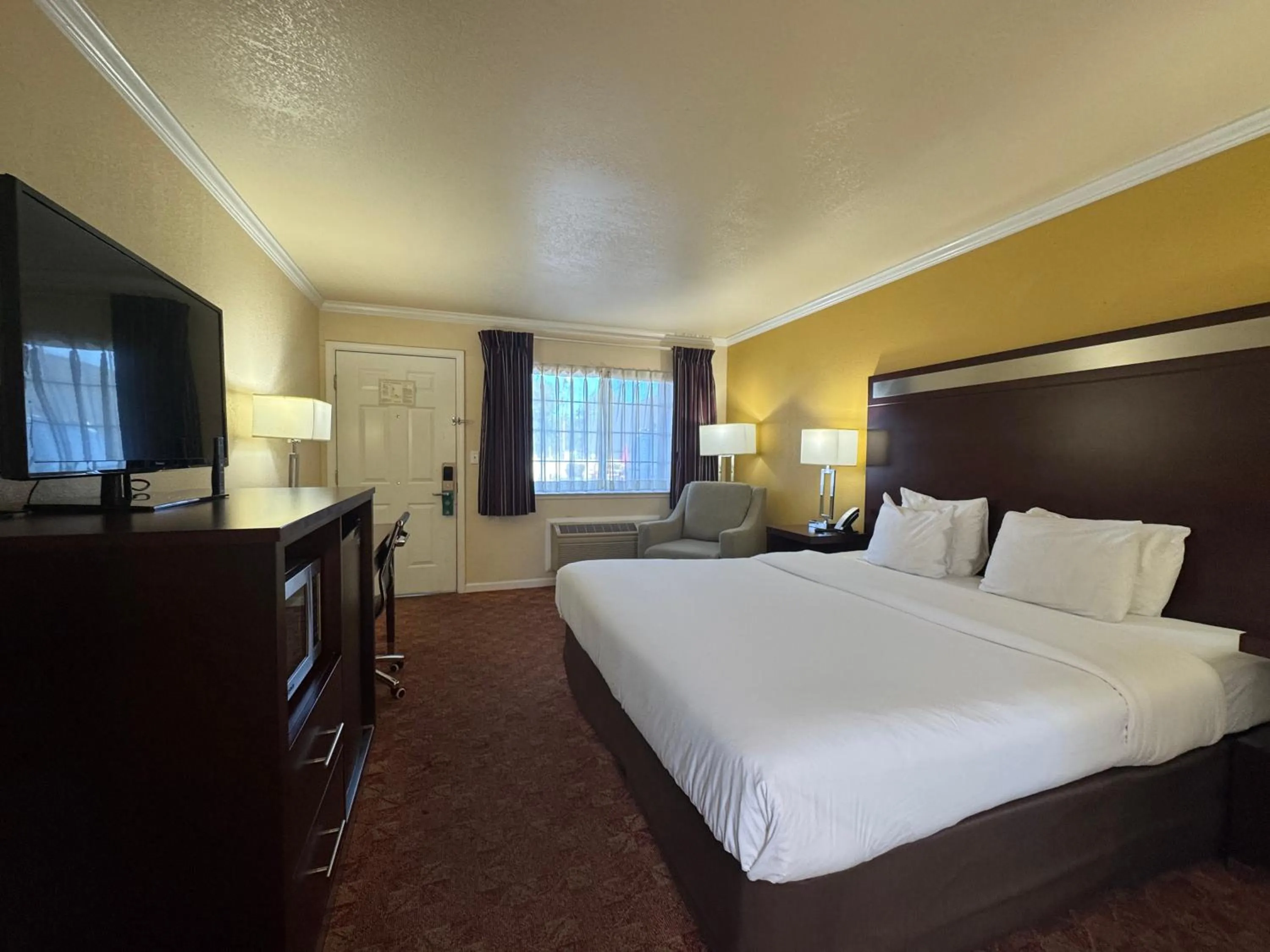 Bed in Quality Inn Ukiah