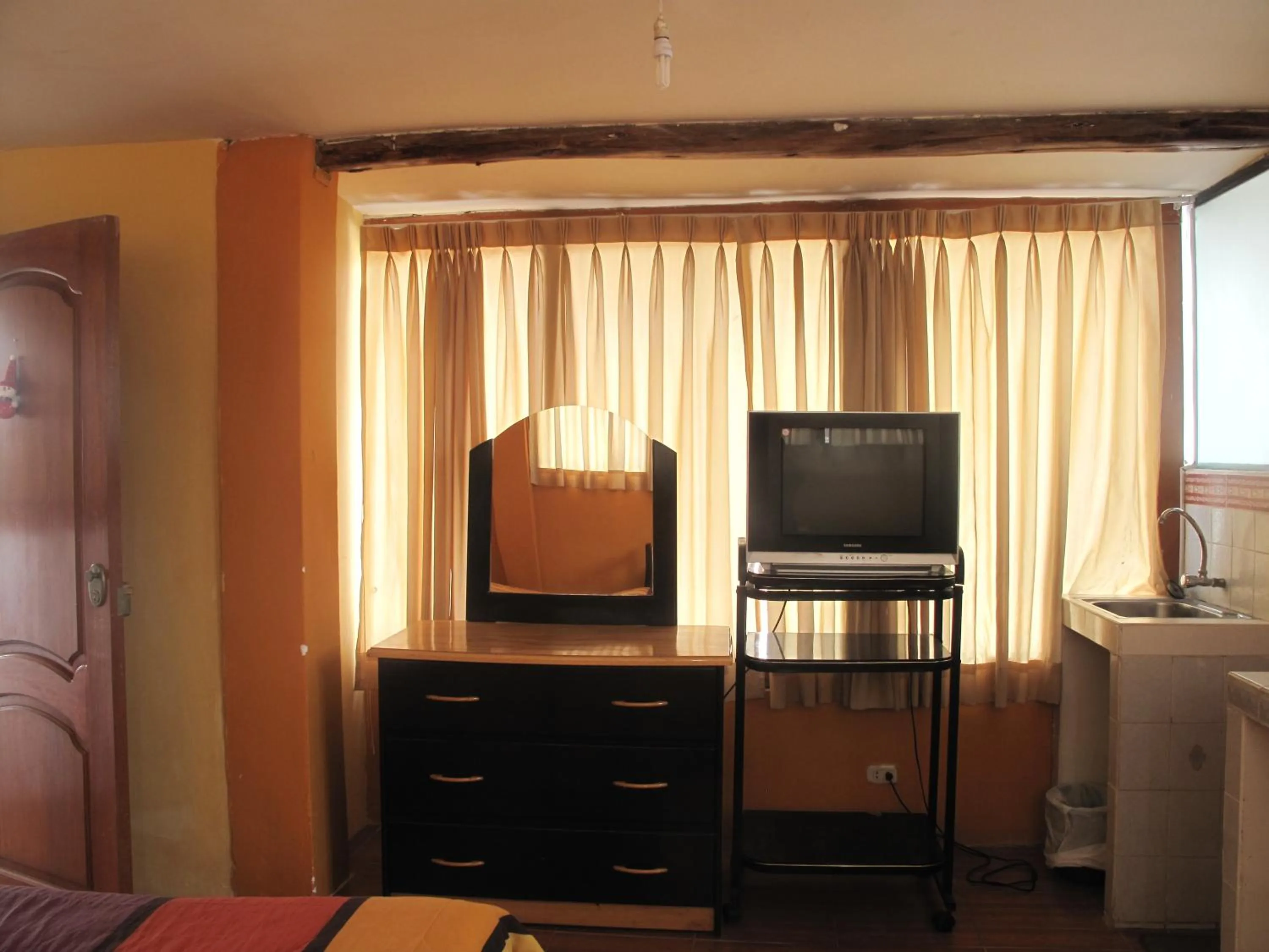 Photo of the whole room in Casa de Mama Cusco 2-The Ecohouse