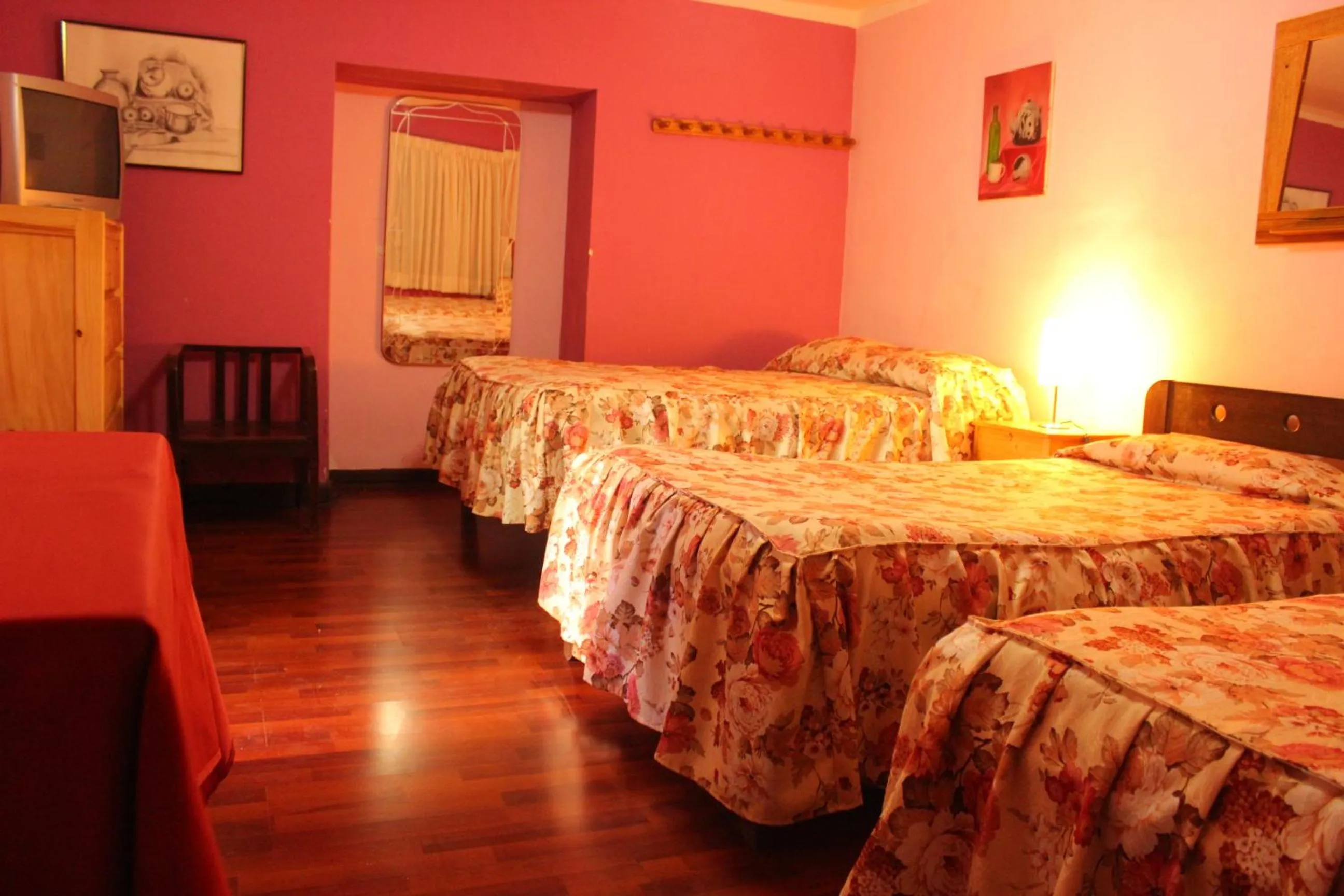 Photo of the whole room, Bed in Casa de Mama Cusco 2-The Ecohouse