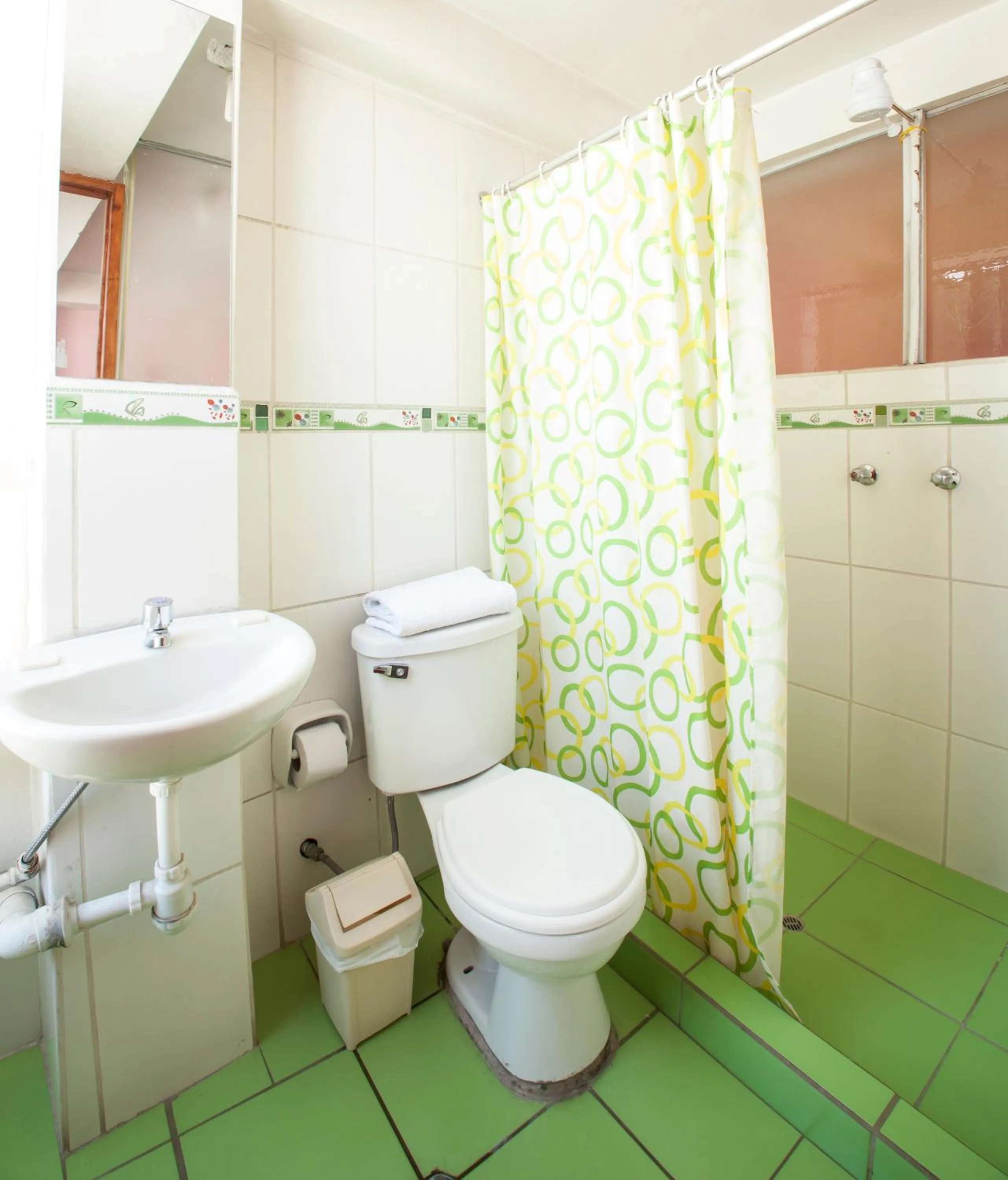 Bathroom in Casa de Mama Cusco 2-The Ecohouse