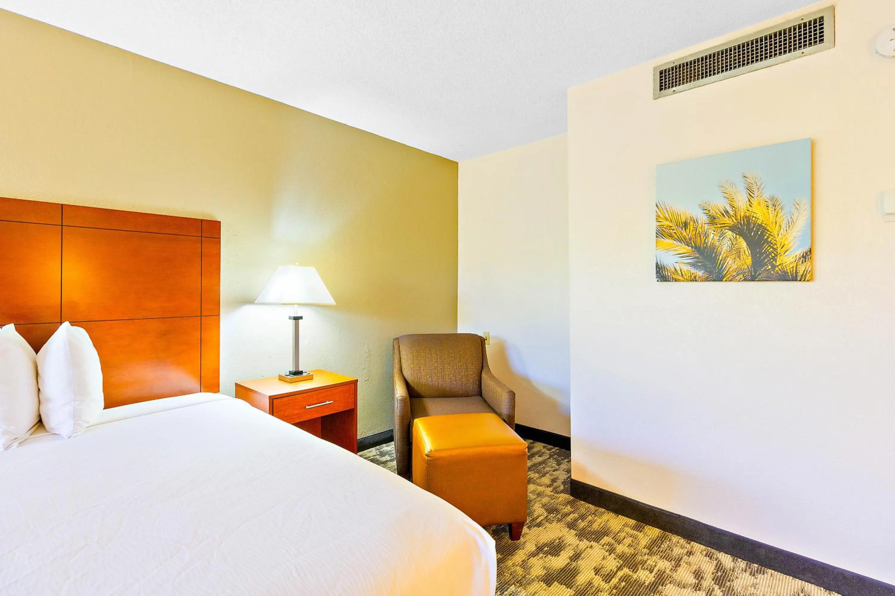 Bedroom, Bed in Best Western Plus University Inn