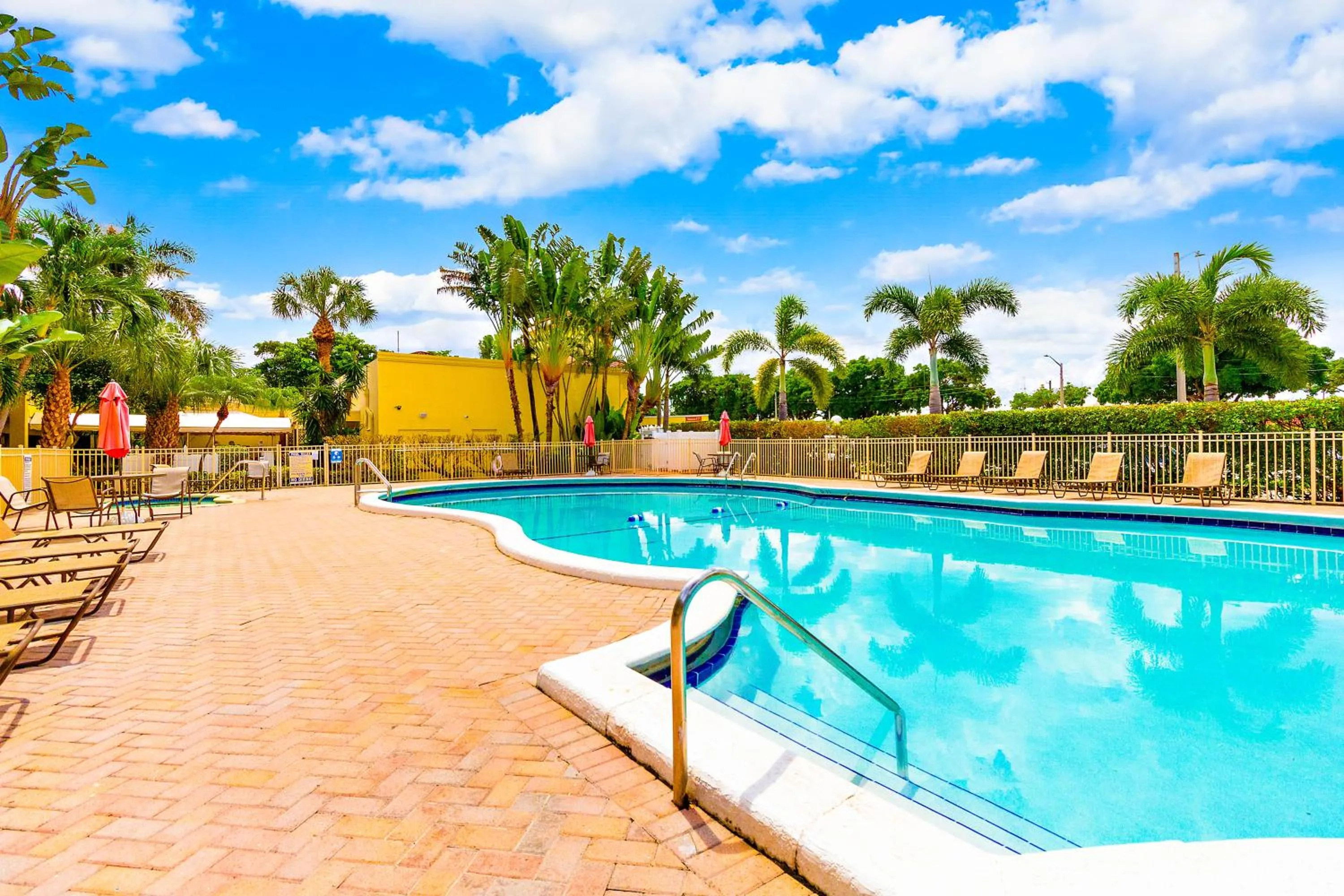 sunbed in Best Western Plus University Inn