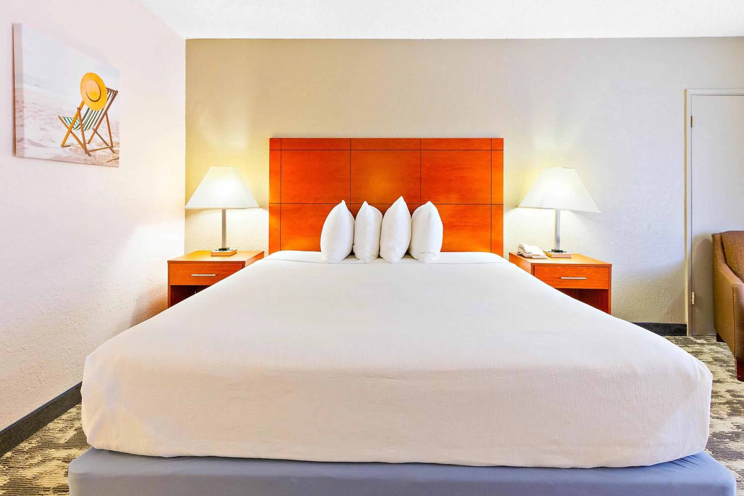 Photo of the whole room, Bed in Best Western Plus University Inn