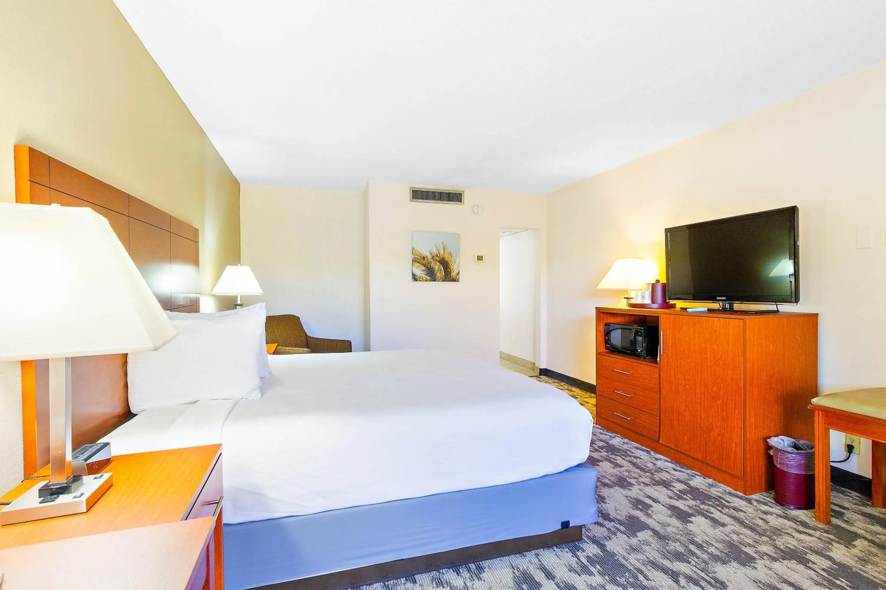 Photo of the whole room, Bed in Best Western Plus University Inn