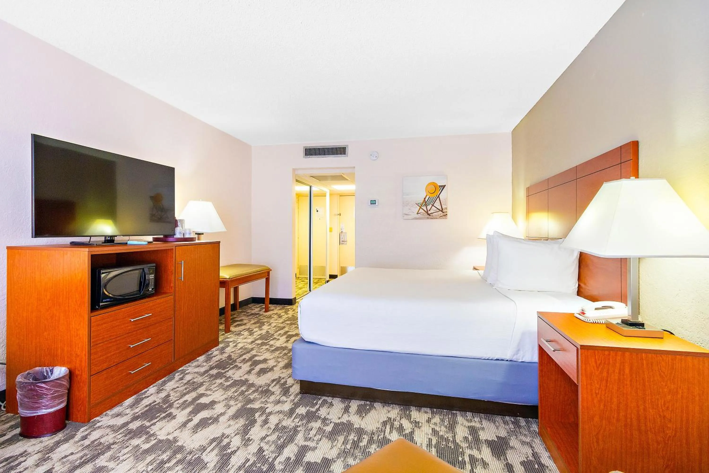 Bed in Best Western Plus University Inn