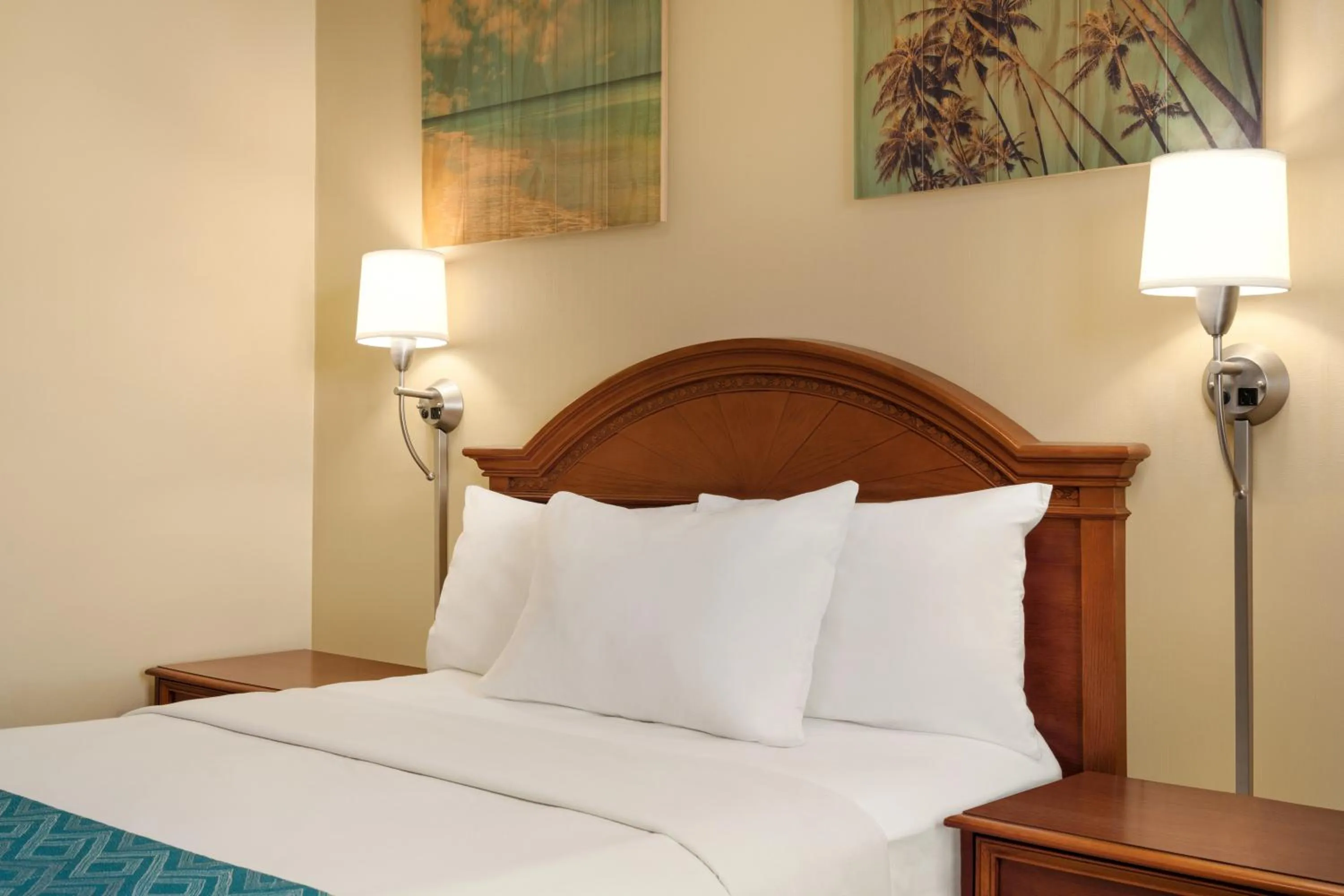 Bed in Plim Plaza Hotel