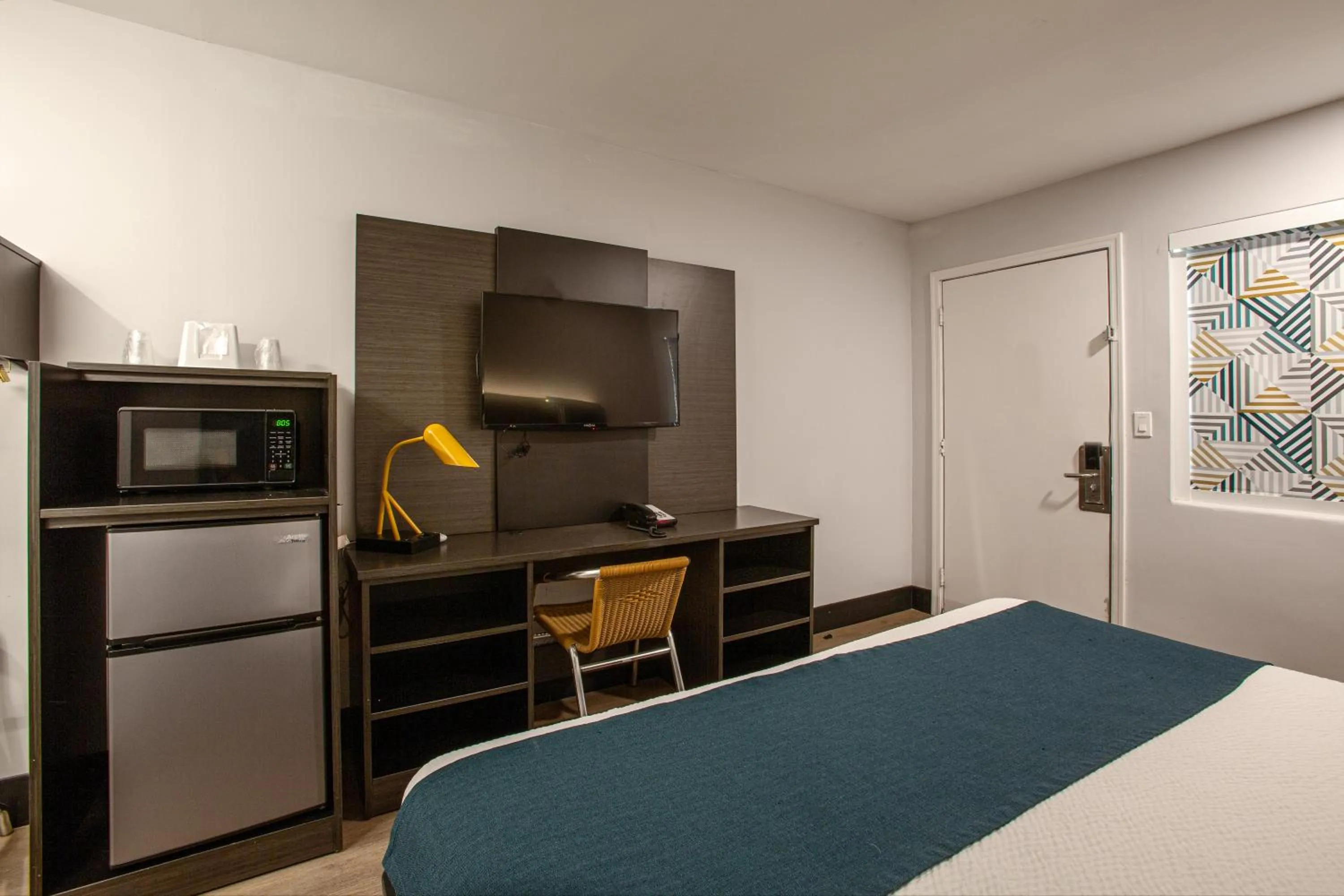 Bed in Motel 6 Williams AZ Downtown Grand Canyon