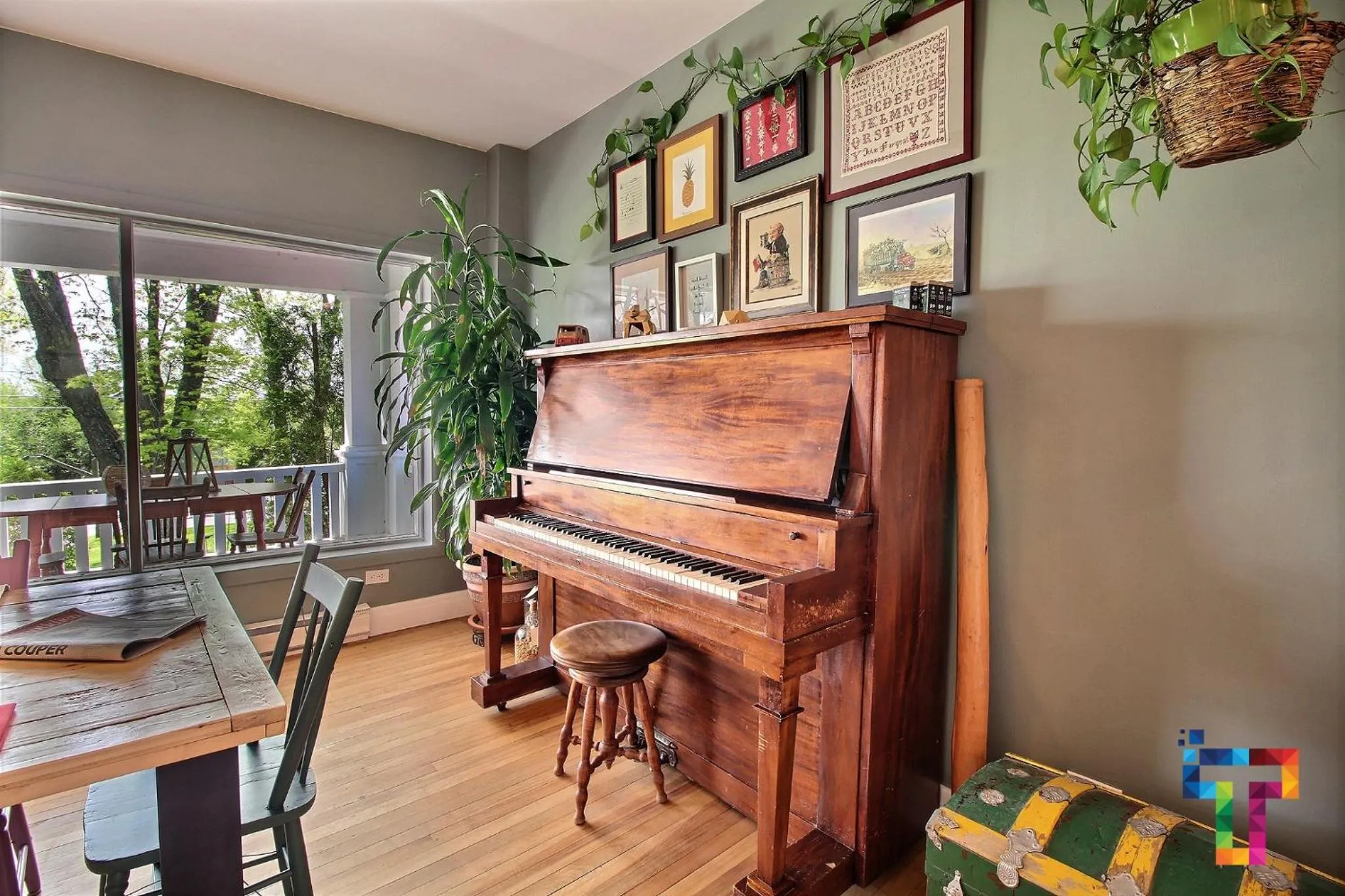 Living room in Almatoit