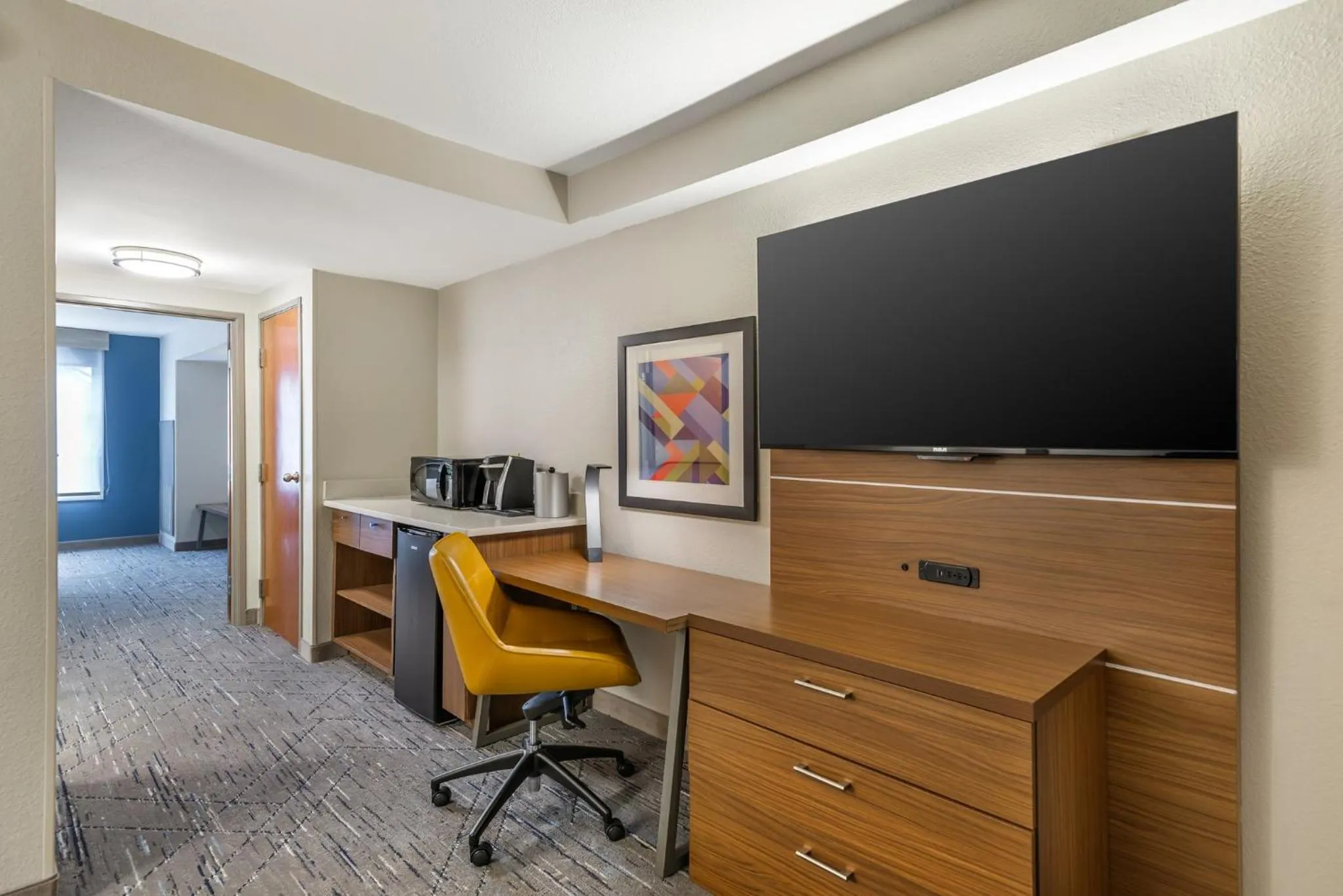 Photo of the whole room in Holiday Inn Express and Suites - Petersburg - Fort Lee by IHG