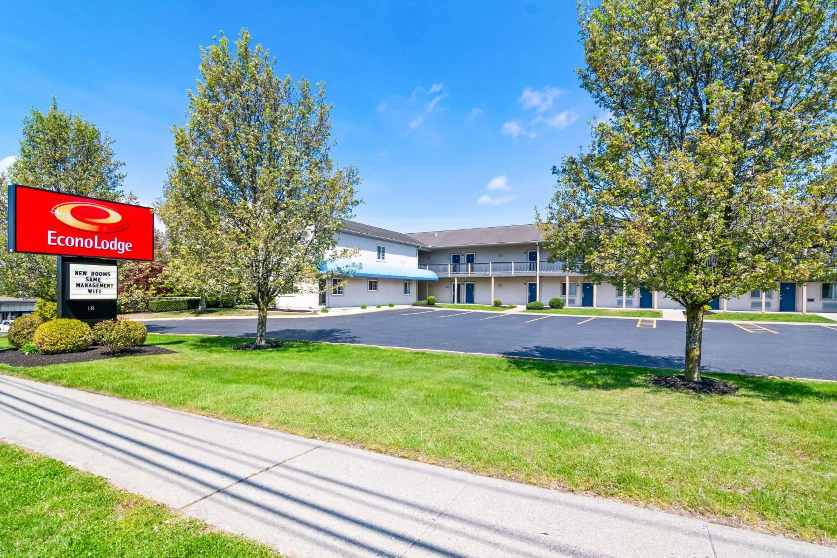 Property building in Days Inn by Wyndham Bethel - Danbury