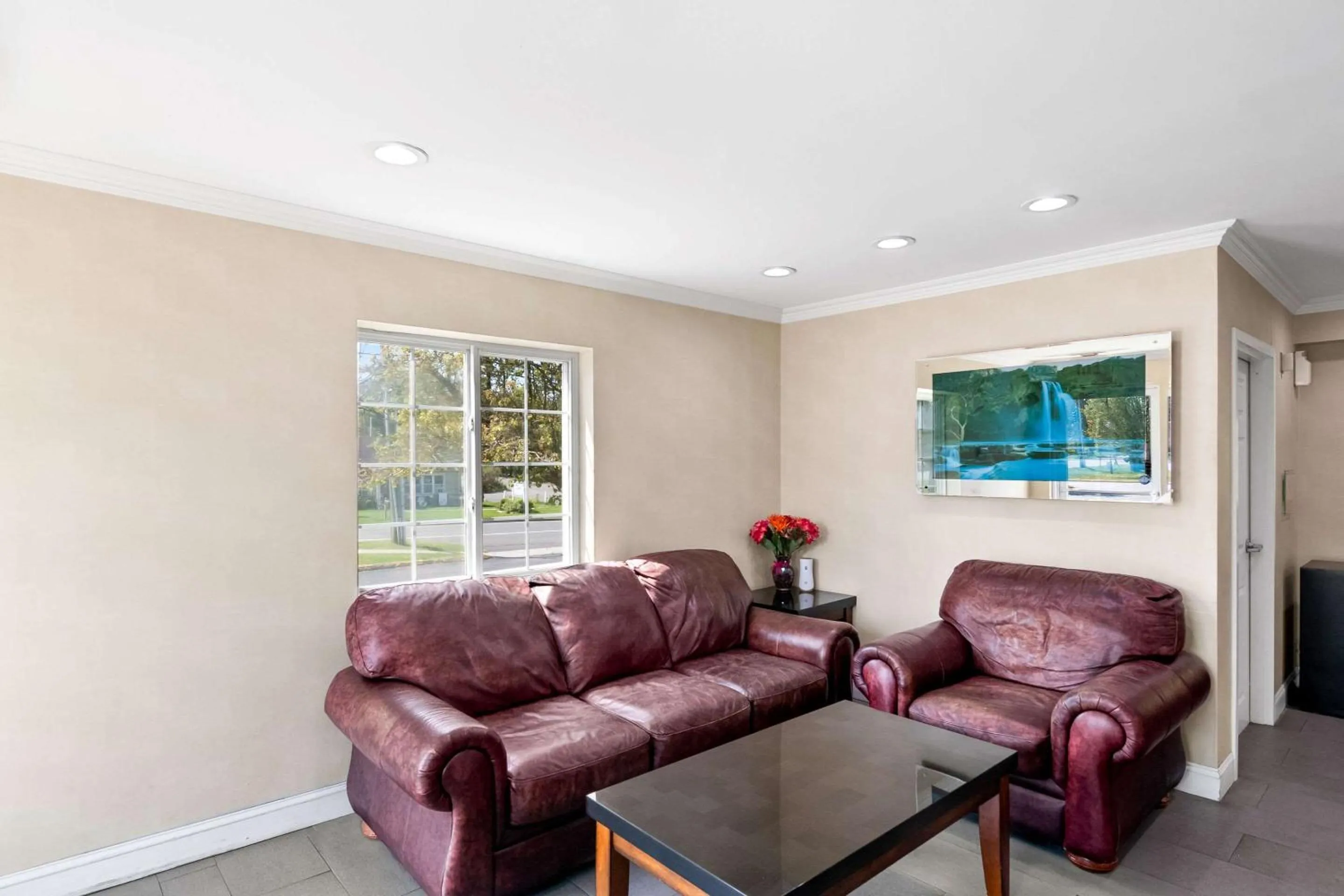 Lobby or reception in Days Inn by Wyndham Bethel - Danbury