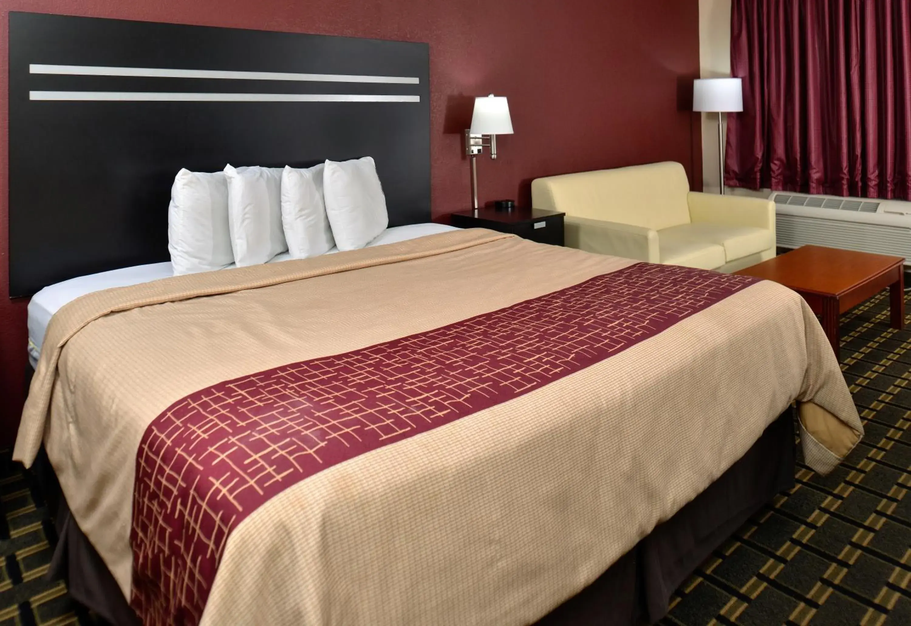 Deluxe King Room - Disability Access/Non-Smoking in Red Roof Inn Cartersville-Emerson-LakePoint North Deluxe King Room - Disability Access/Non-Smoking in Red Roof Inn Cartersville-Emerson-LakePoint North