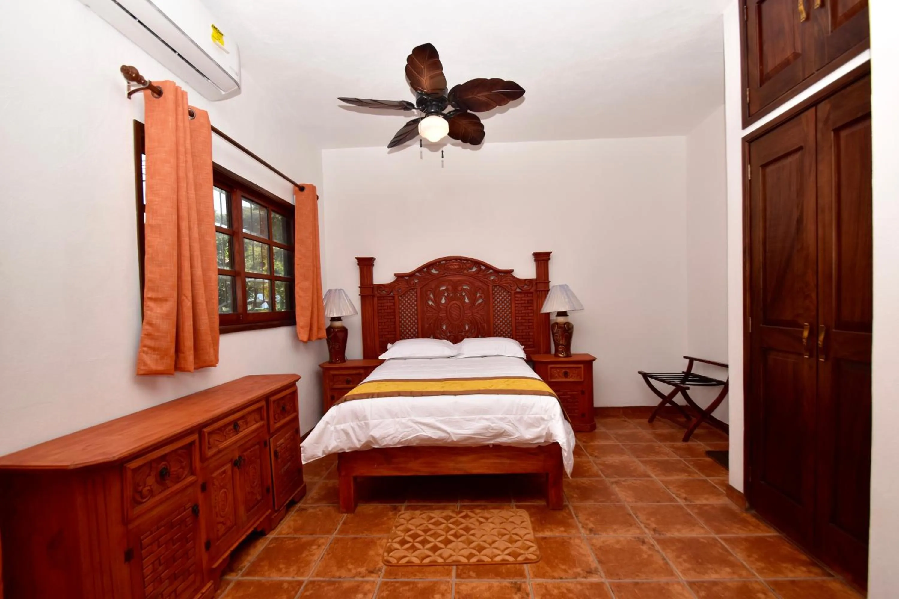 Bedroom, Bed in Villas Amalia Hotel