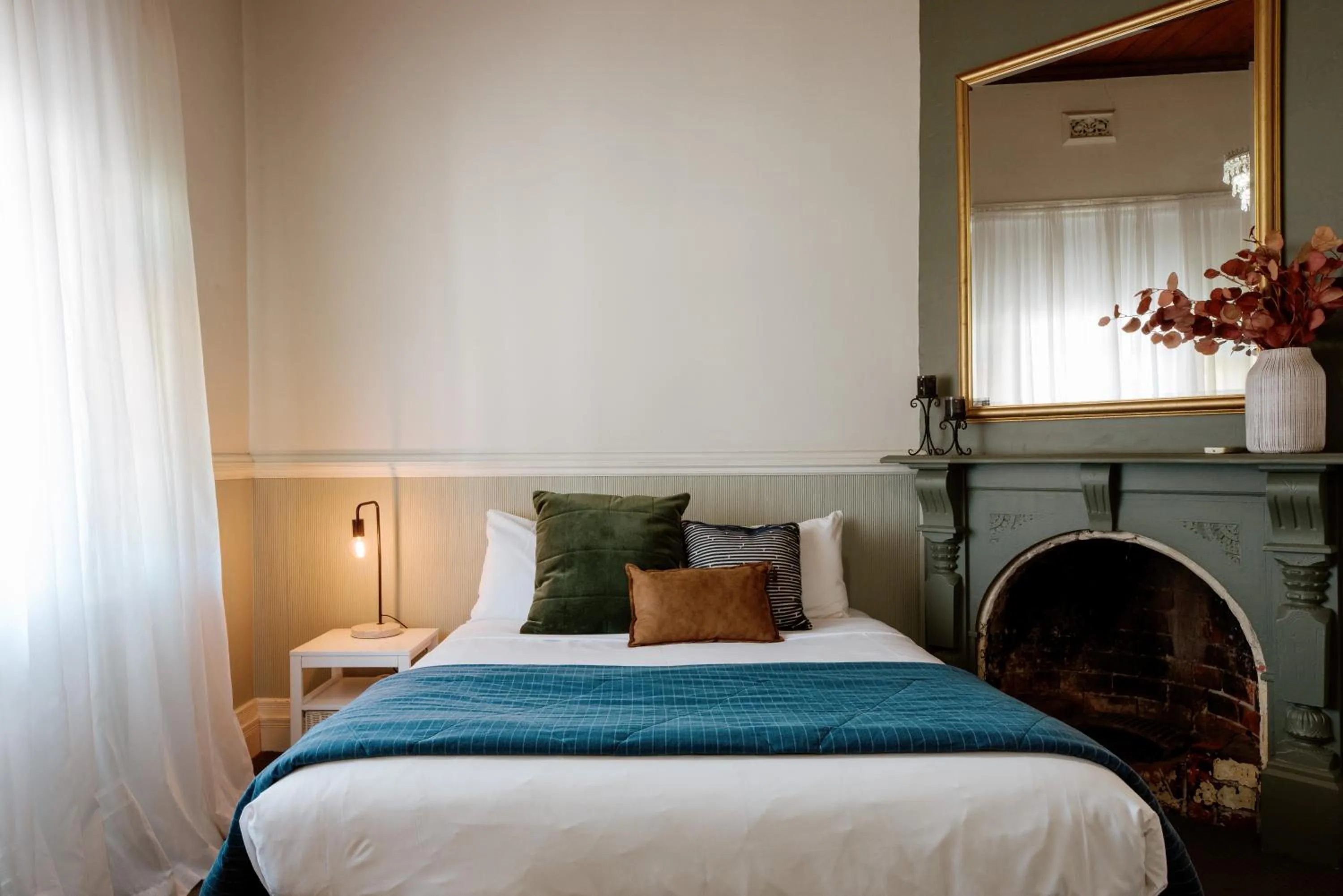 Bed in Alexandra Place