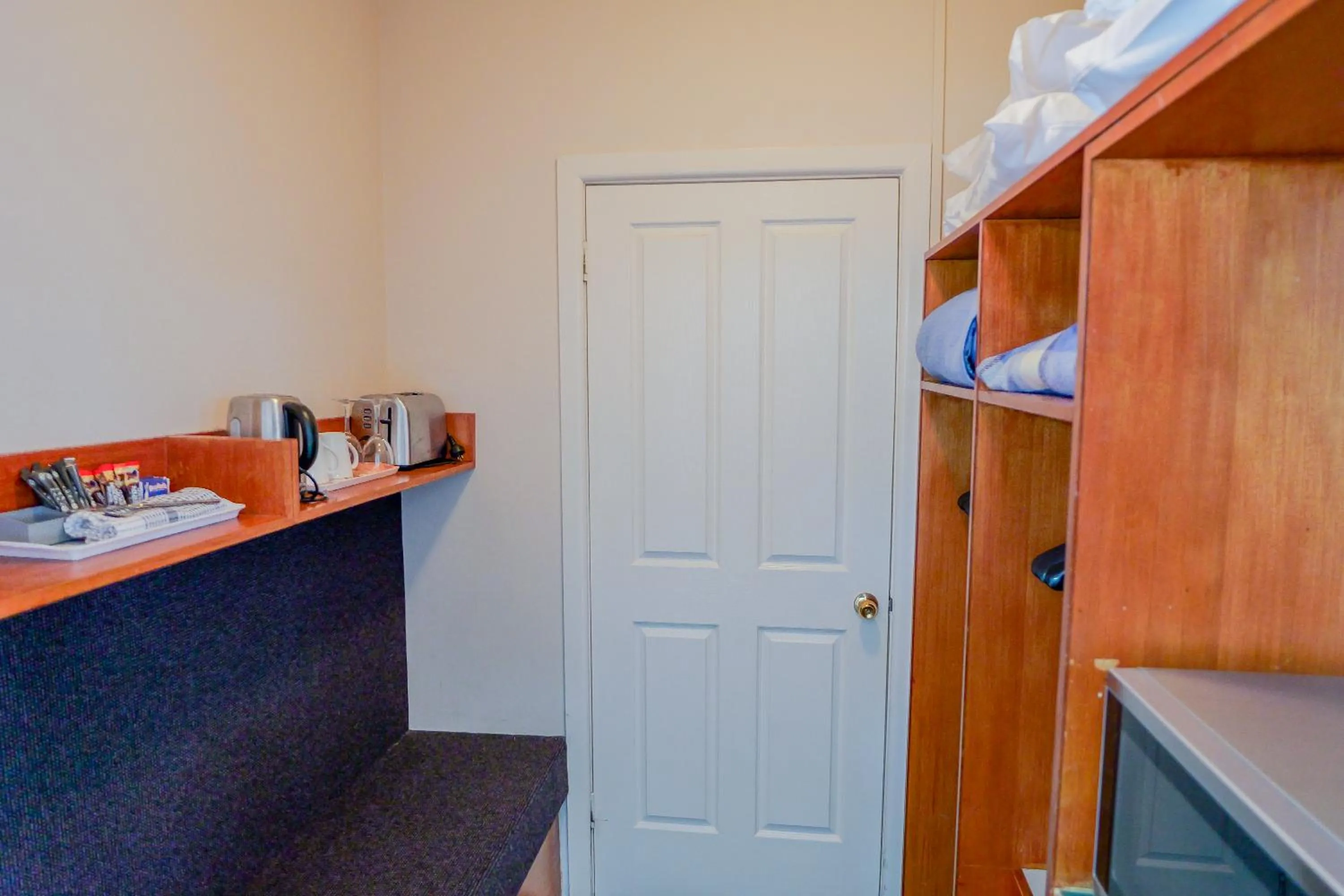 Kitchen or kitchenette in Abbotsleigh Motor Inn