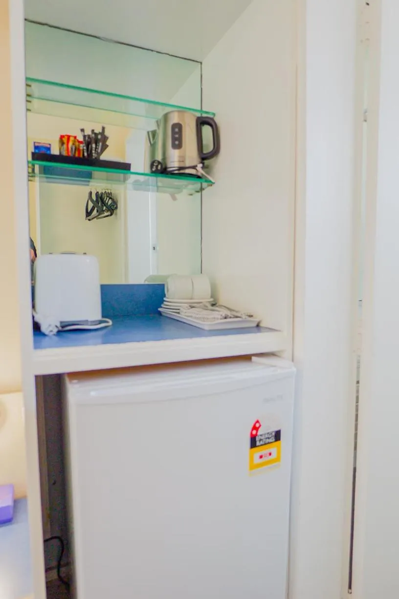 Studio Queen in Abbotsleigh Motor Inn