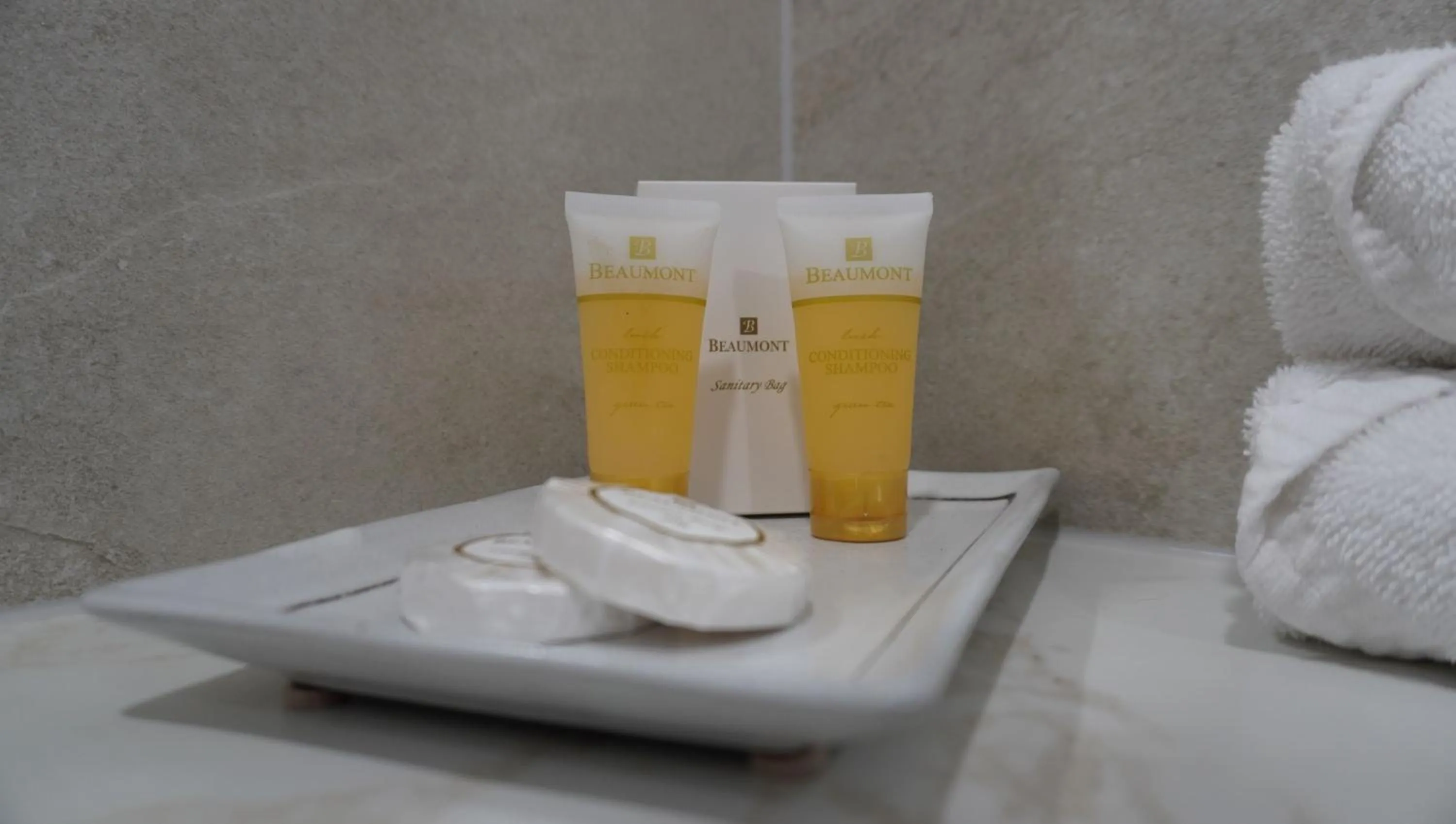 Bathroom in Abbotsleigh Motor Inn