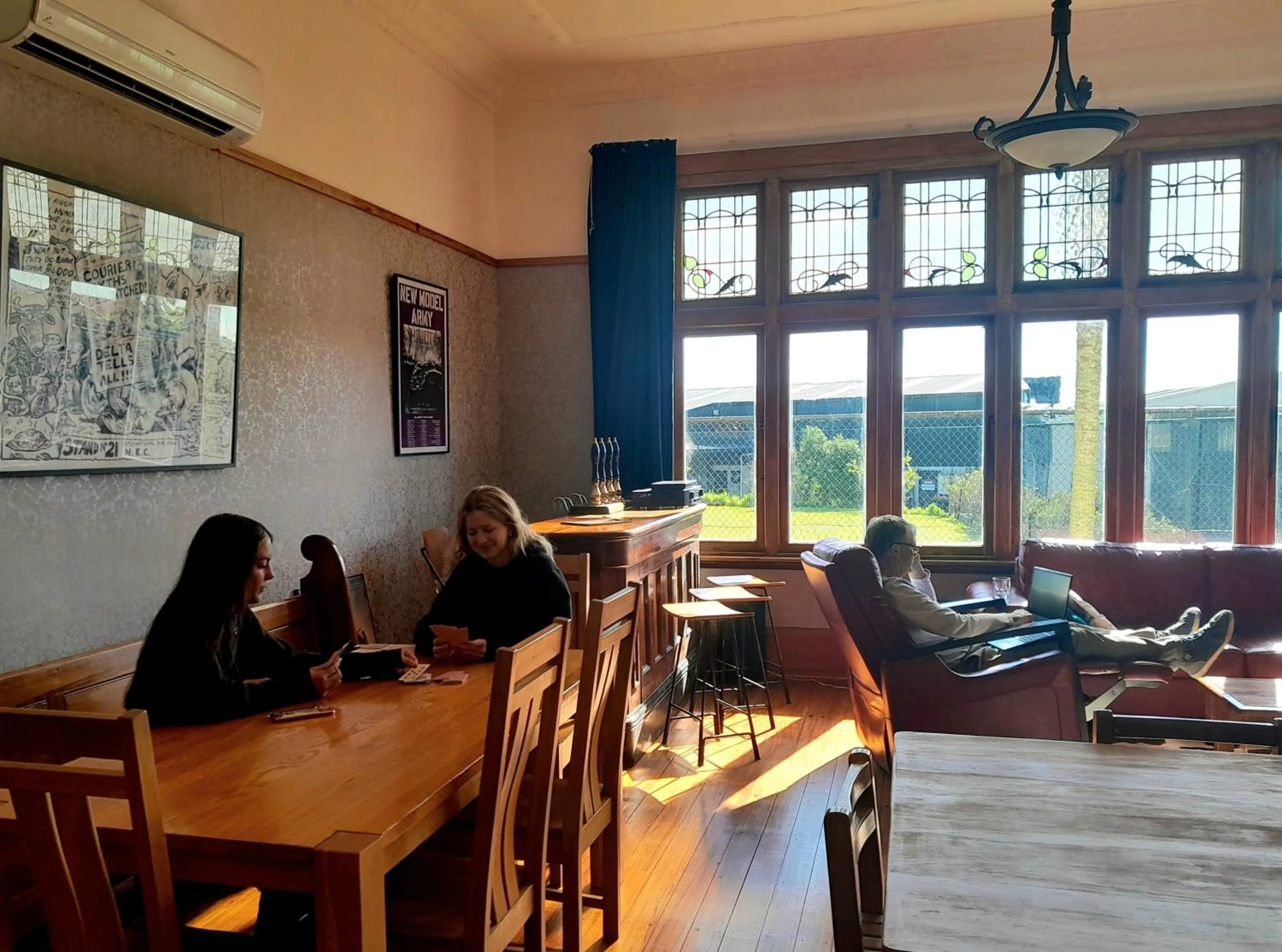 Dining area in Noah's Ark Flashpacker