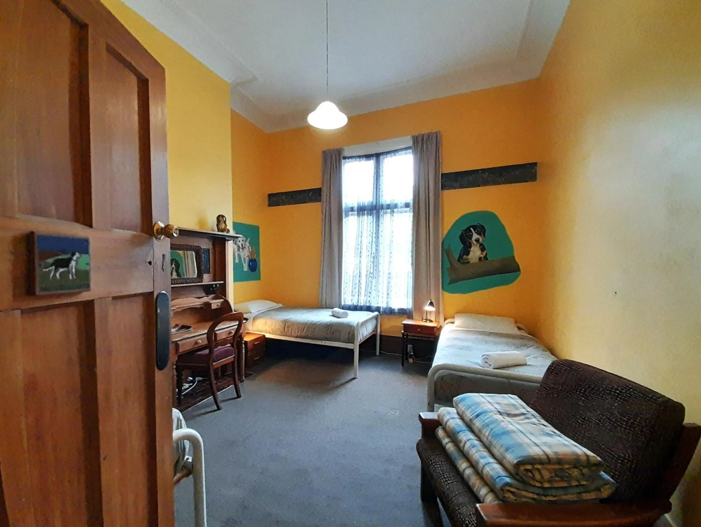 Bedroom, Bed in Noah's Ark Flashpacker