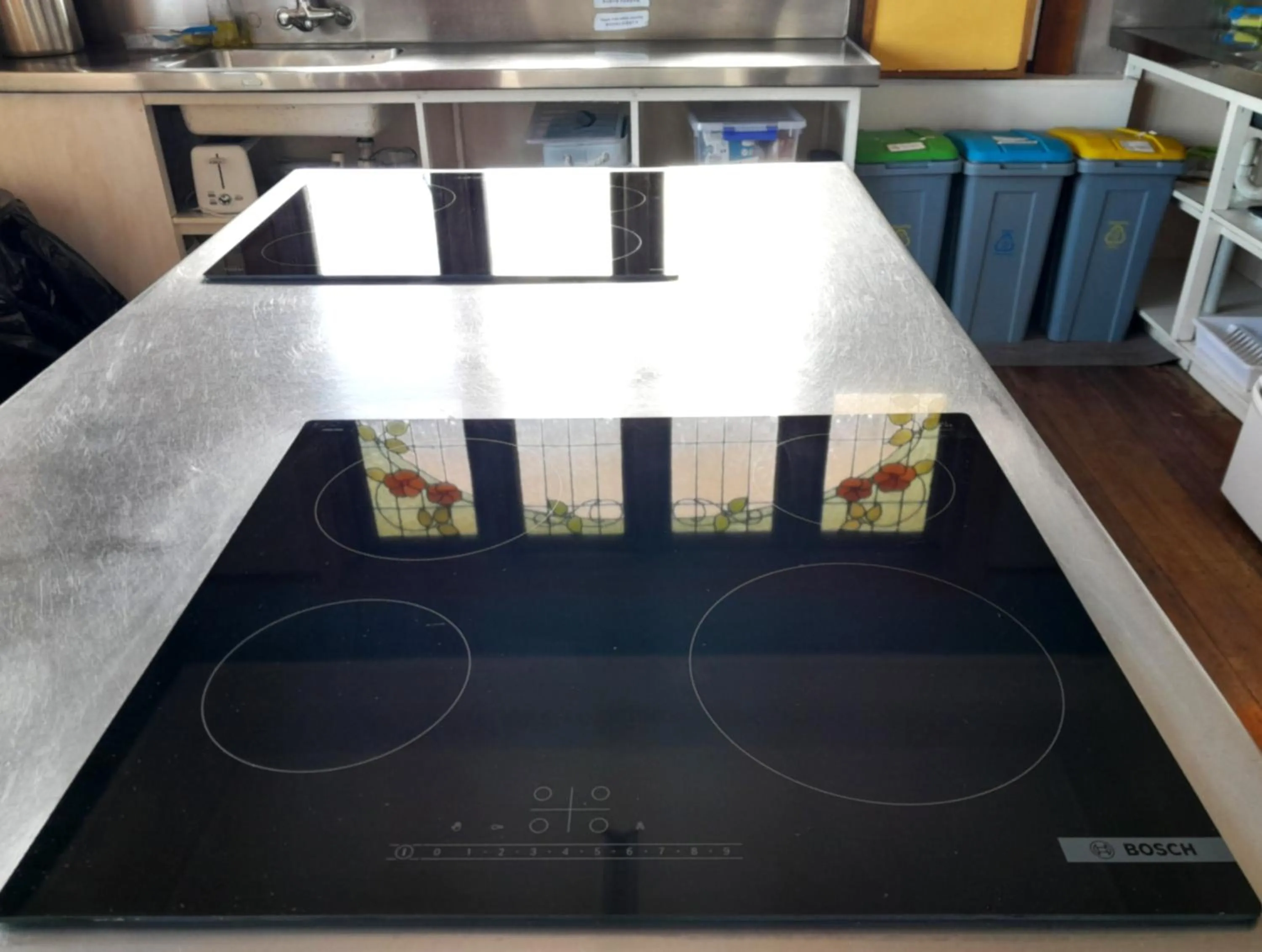 stove in Noah's Ark Flashpacker