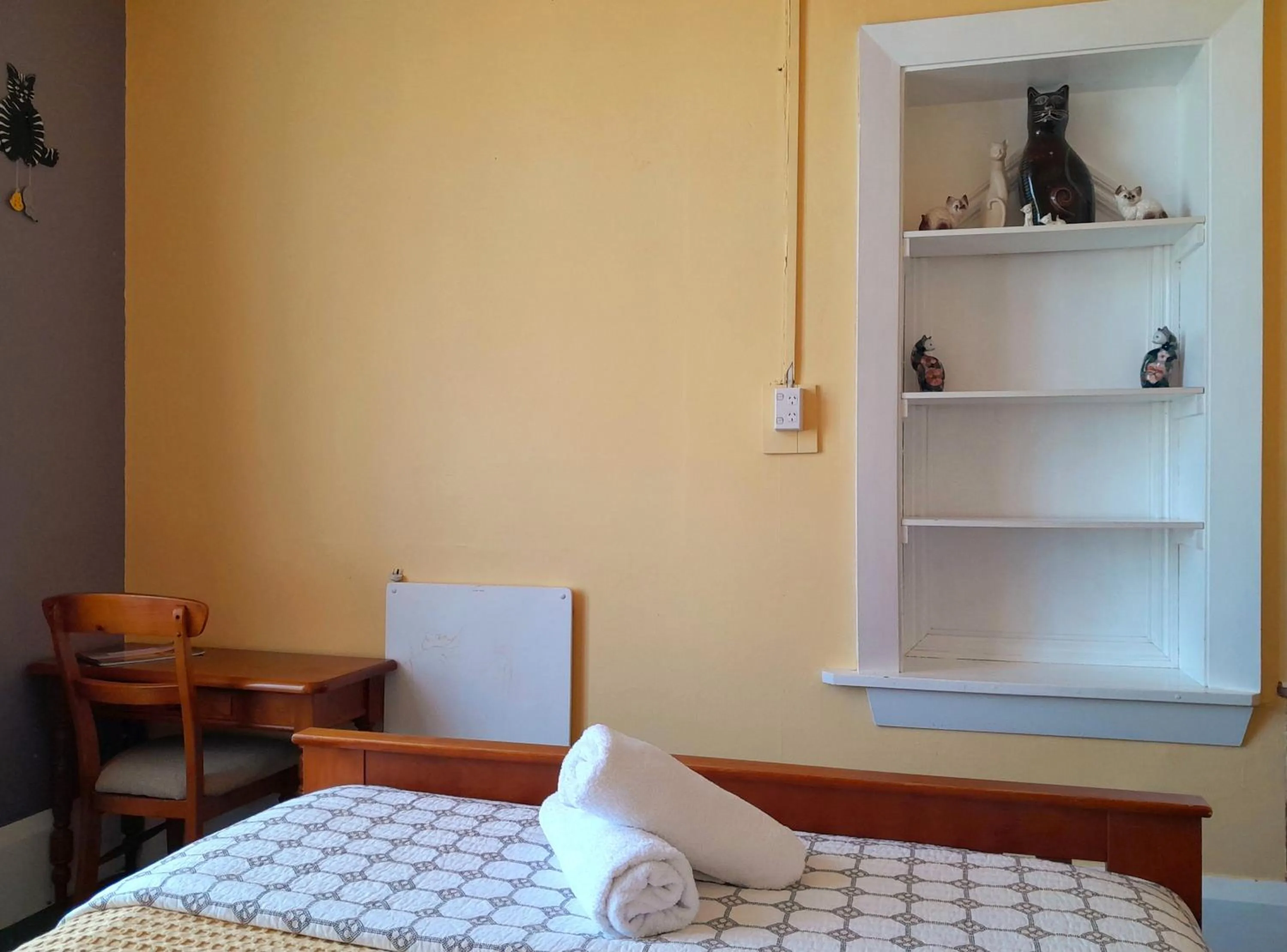 Bedroom, Bed in Noah's Ark Flashpacker