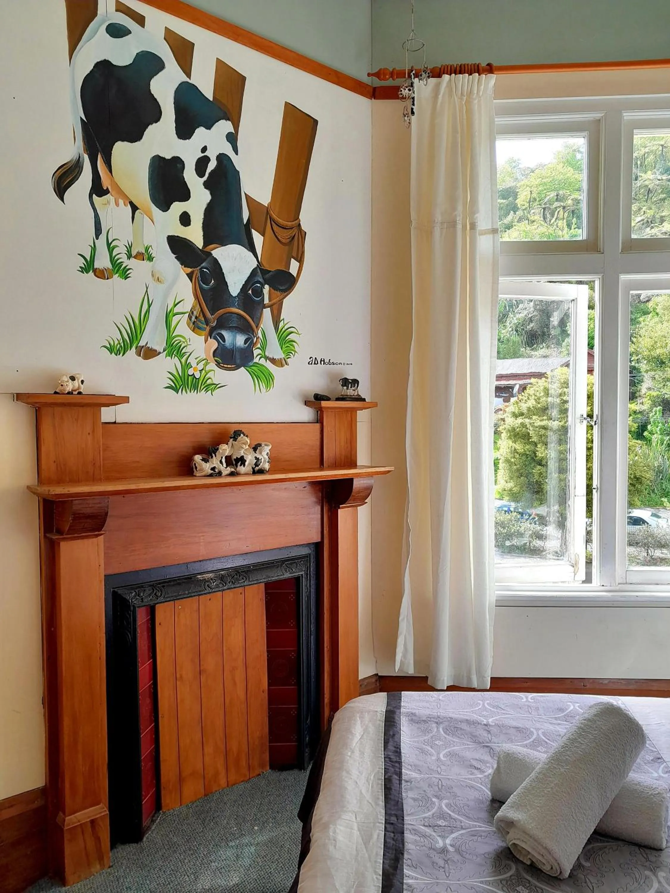 Decorative detail, Bed in Noah's Ark Flashpacker