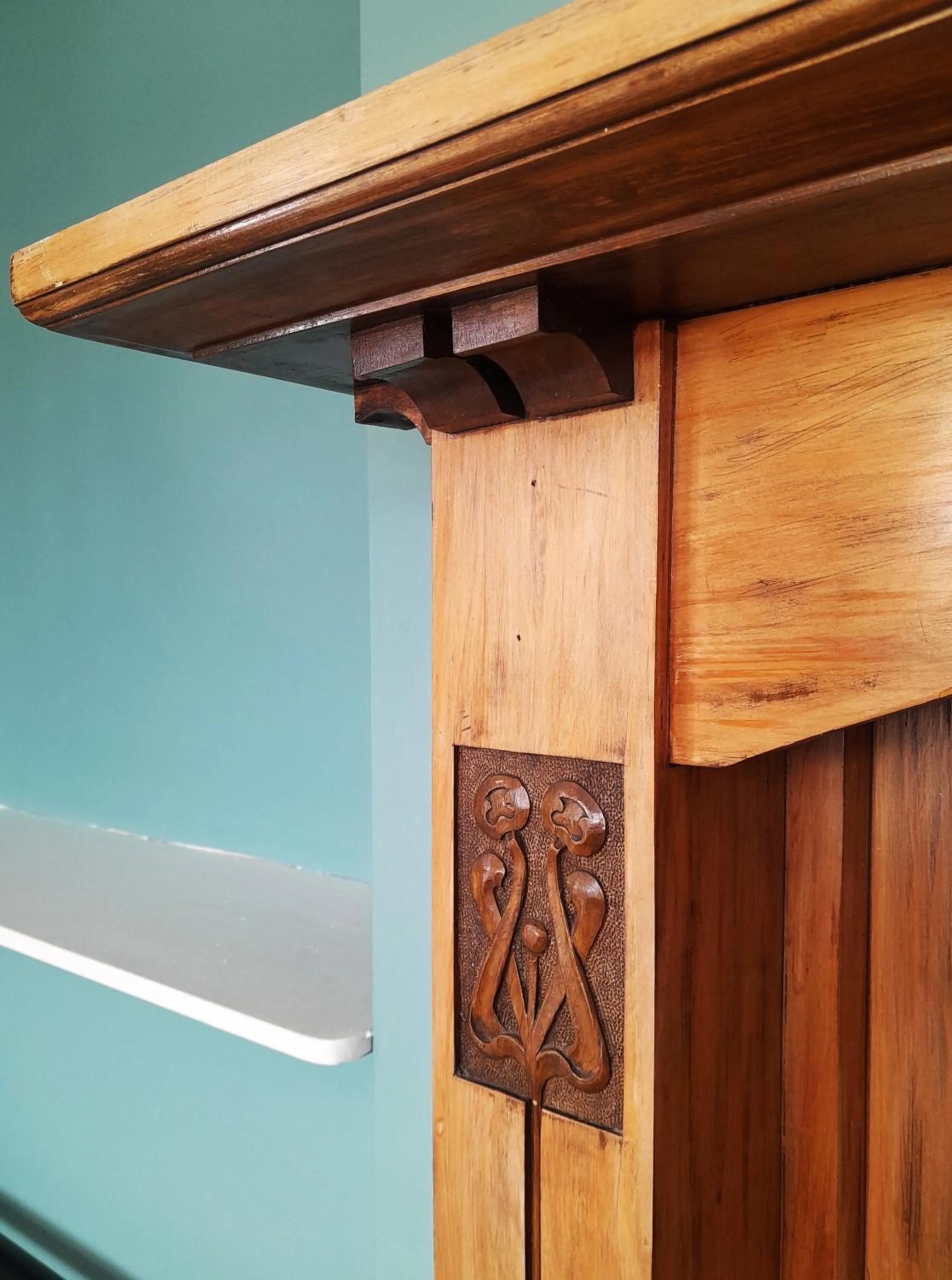 Decorative detail in Noah's Ark Flashpacker