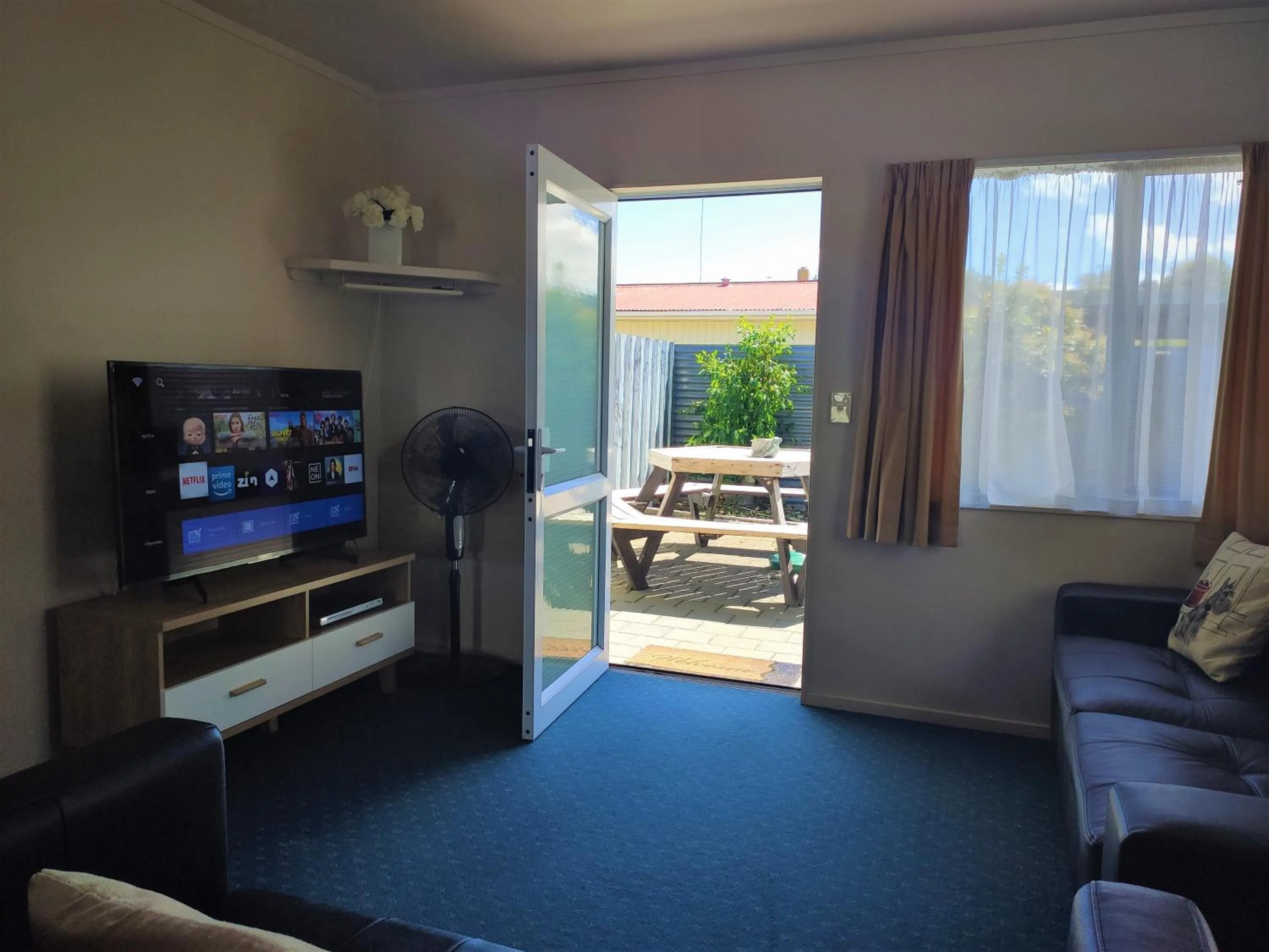Two-Bedroom Apartment with Spa Bath in Braemar Motor Lodge