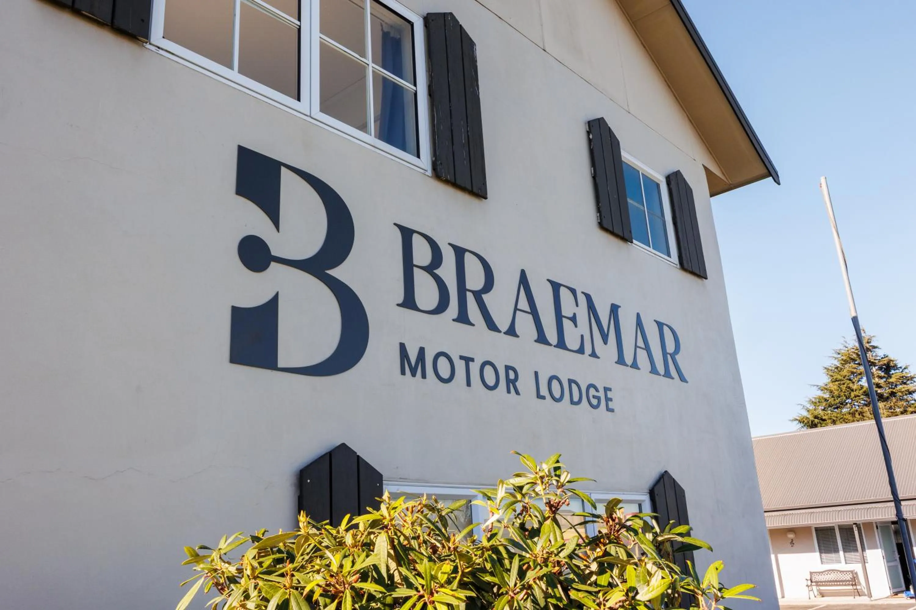 Property logo or sign in Braemar Motor Lodge