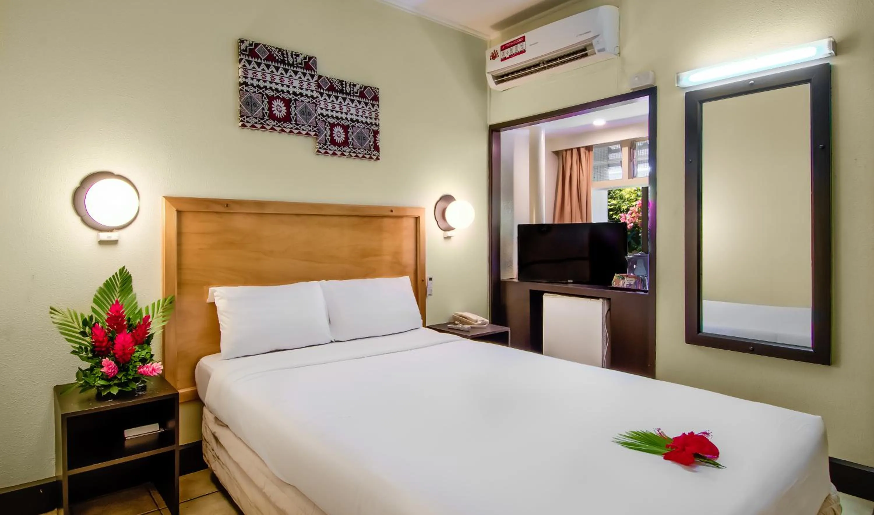 Bedroom, Bed in Tanoa Skylodge Hotel