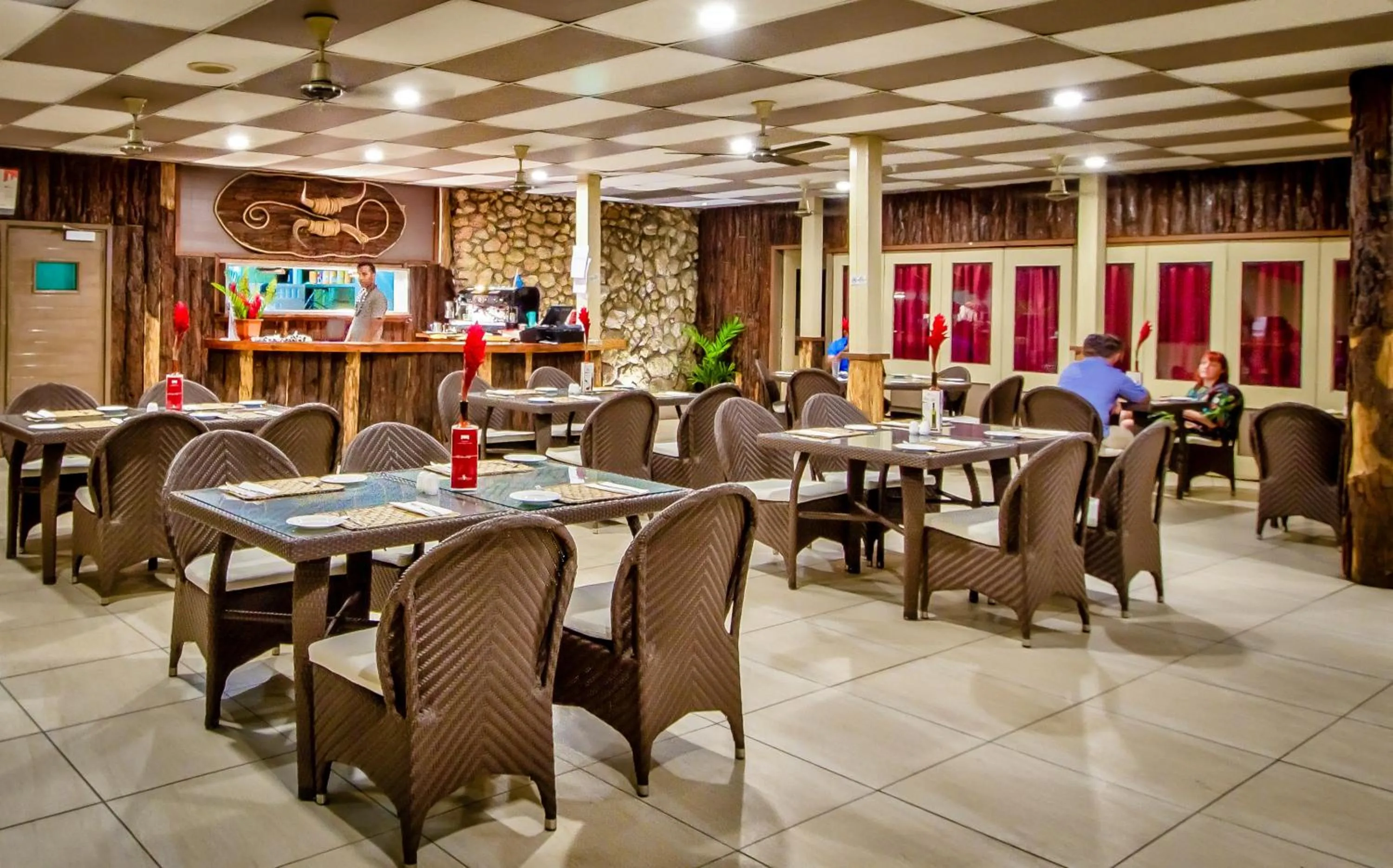 Restaurant/places to eat in Tanoa Skylodge Hotel