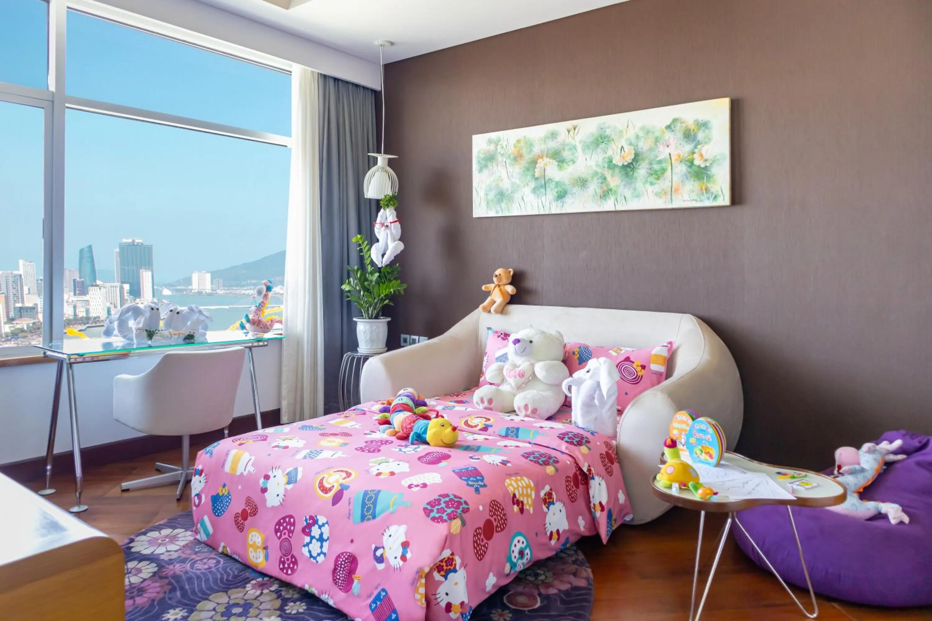 Bed in Grand Mercure Danang