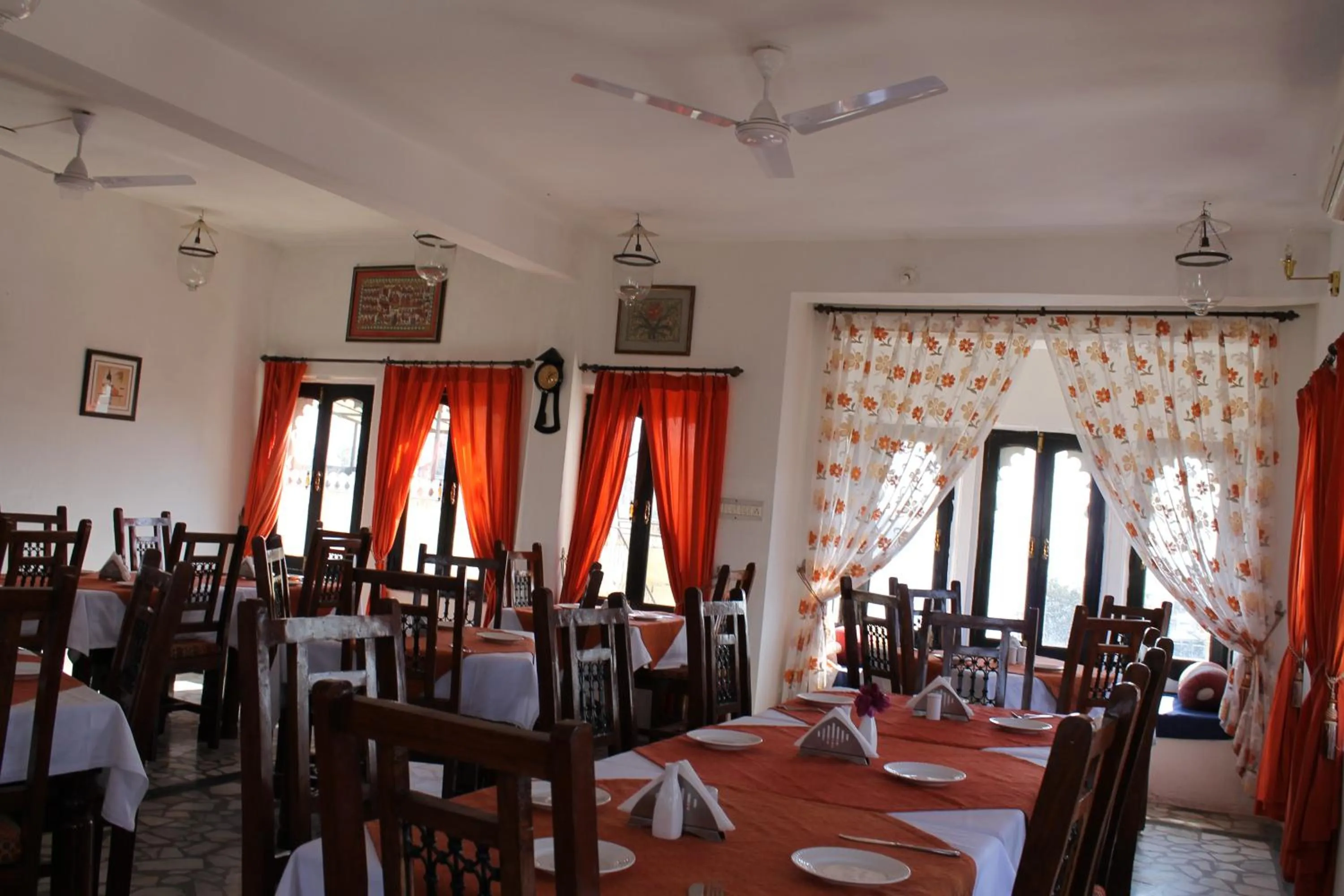 Restaurant/places to eat in Karohi Haveli - A Heritage Hotel